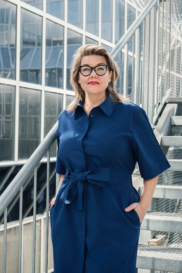   Lilli Hollein  is the directress of VIENNA DESIGN WEEK and works as a curator and journalist for architecture and design. As an author she has contributed to numerous books, catalogues and juries.   She was commisioner of Austrias participation at 