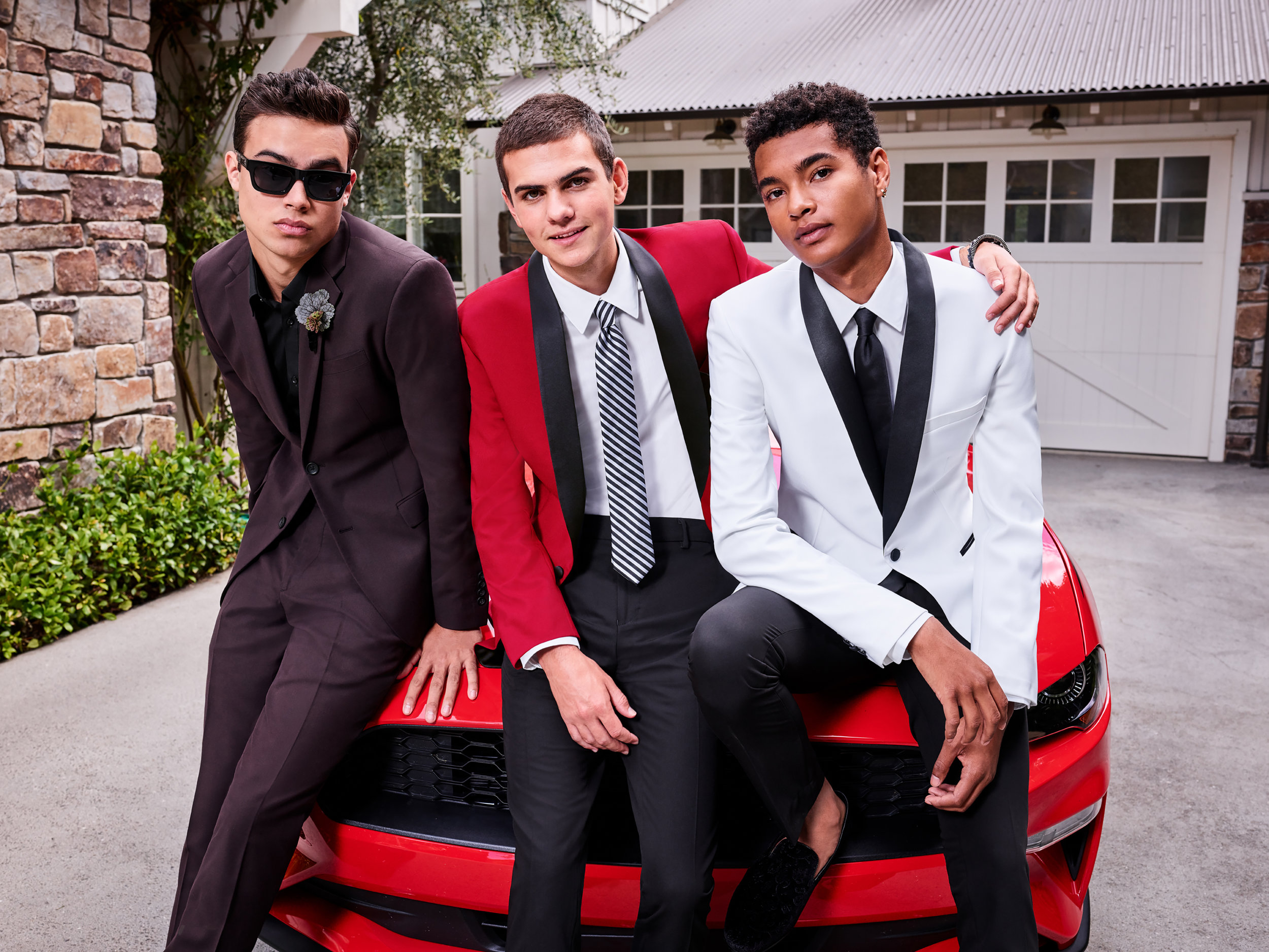 MWTSP19_PROM_GRP_FML_5_1393_ON.jpg