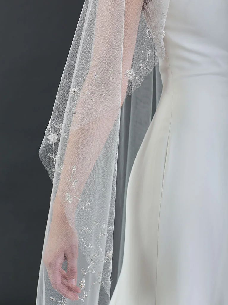 Bel-Aire-Bridal-V7489-2.jpg