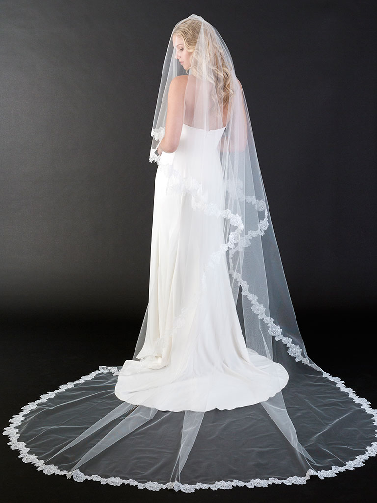 Baroque wedding veil Sequin veil 1 tier veil with comb Ivory veil Floral lace edged veil Vintage chapel veil Bobo veil Cathedral veil