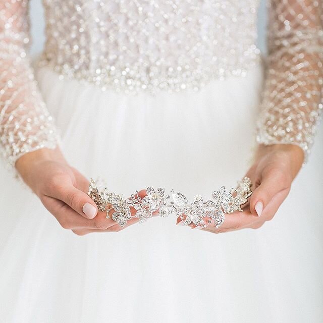 Just a little #sundaysparkle for you! Headband style 6954 is available in silver or gold. 💕 xoxo
&bull;
&bull;
#belairebridal #bride #veilgoals #engaged #wedding #veil #bridalveil #weddingveil #laceveils #bridalhair #bridalhairstyles #updo #ido #jew