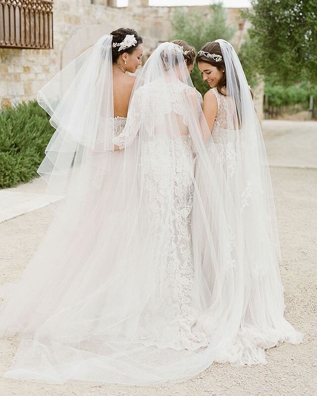 A trio of cascading cathedrals! It&rsquo;s always about the veil! #veilgoals  @ktmerry @joyproctor 💕 xoxo
&bull;
&bull;
#belairebridal #bride #engaged #wedding #veil #bridalveil #weddingveil #laceveils #bridalhair #bridalhairstyles #updo #ido #jewel