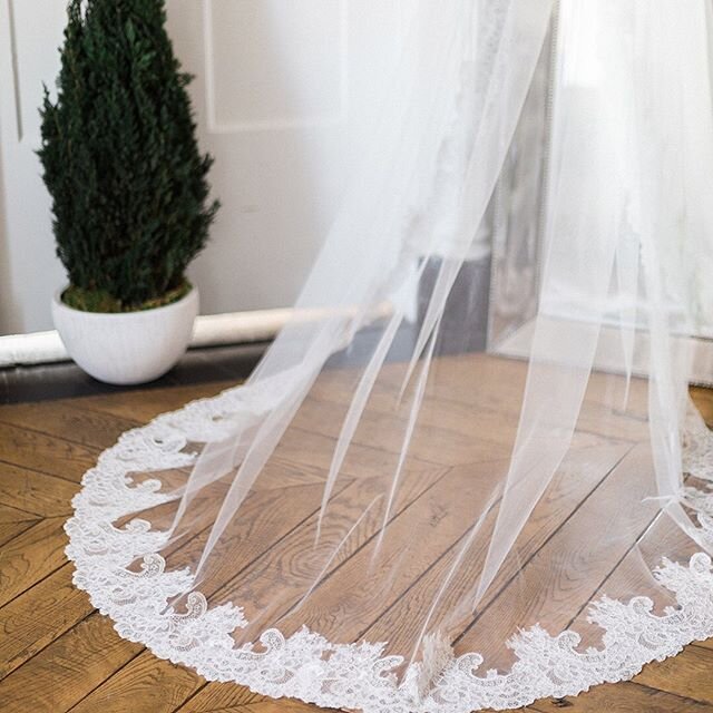 Looking for your perfect finishing touch?...Try one of our dreamy lace cathedral veils 💕 xoxo
&bull;
&bull;
#belairebridal #bride #engaged #wedding #veil #bridalveil #bling #weddingveil #laceveils #bridalhair #bridalhairstyles #updo #ido #jewelry #e