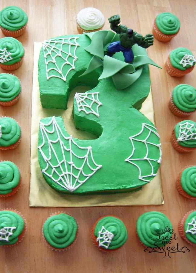 Hulk Spiderman cake