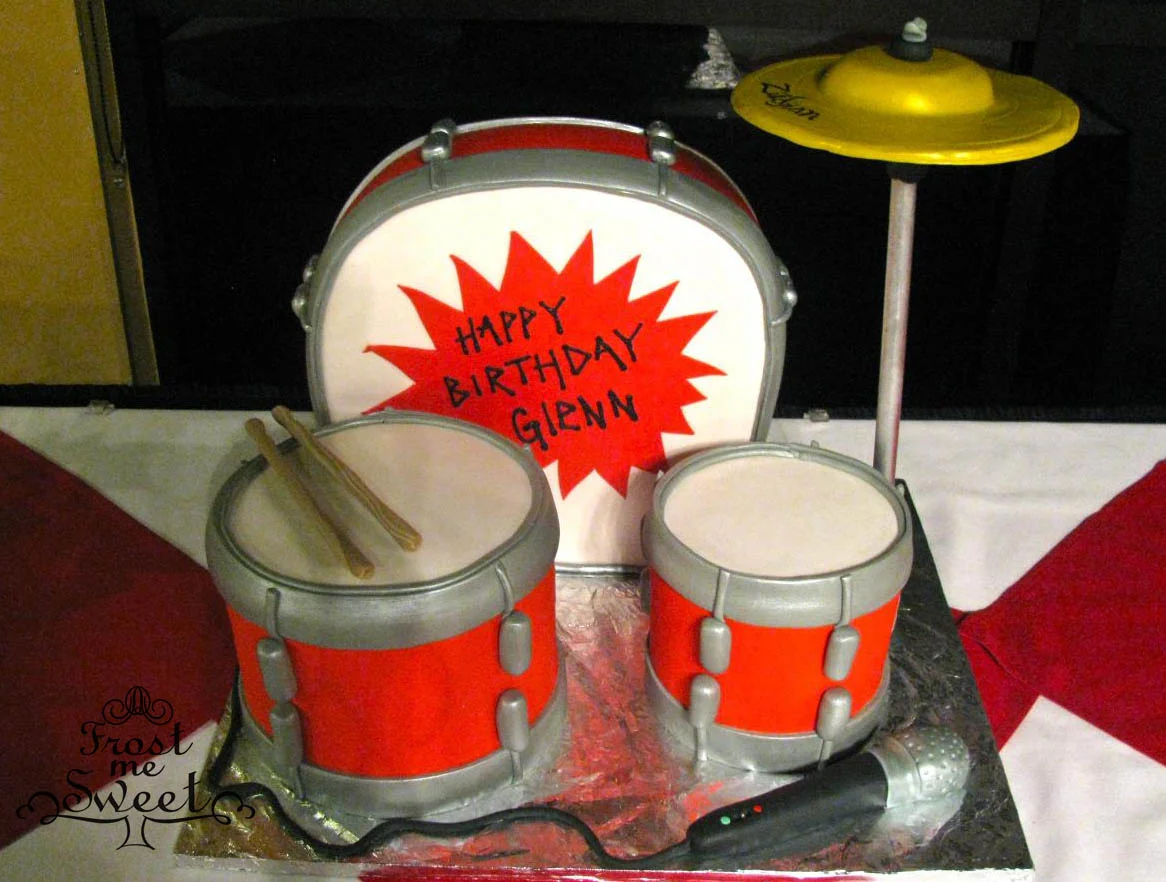 Drum set cake