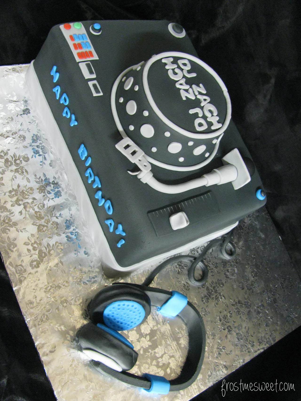DJ cake