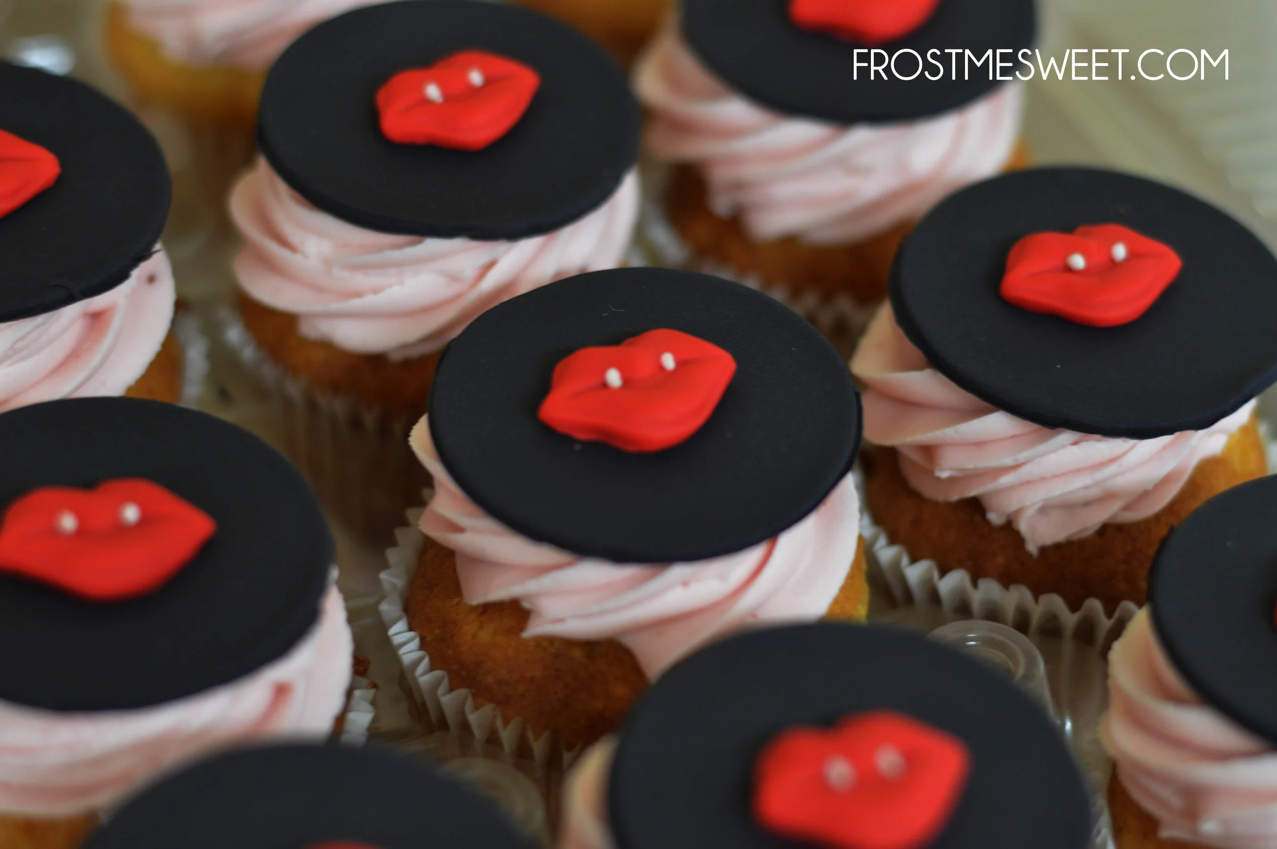 halloween cupcakes 15.jpg