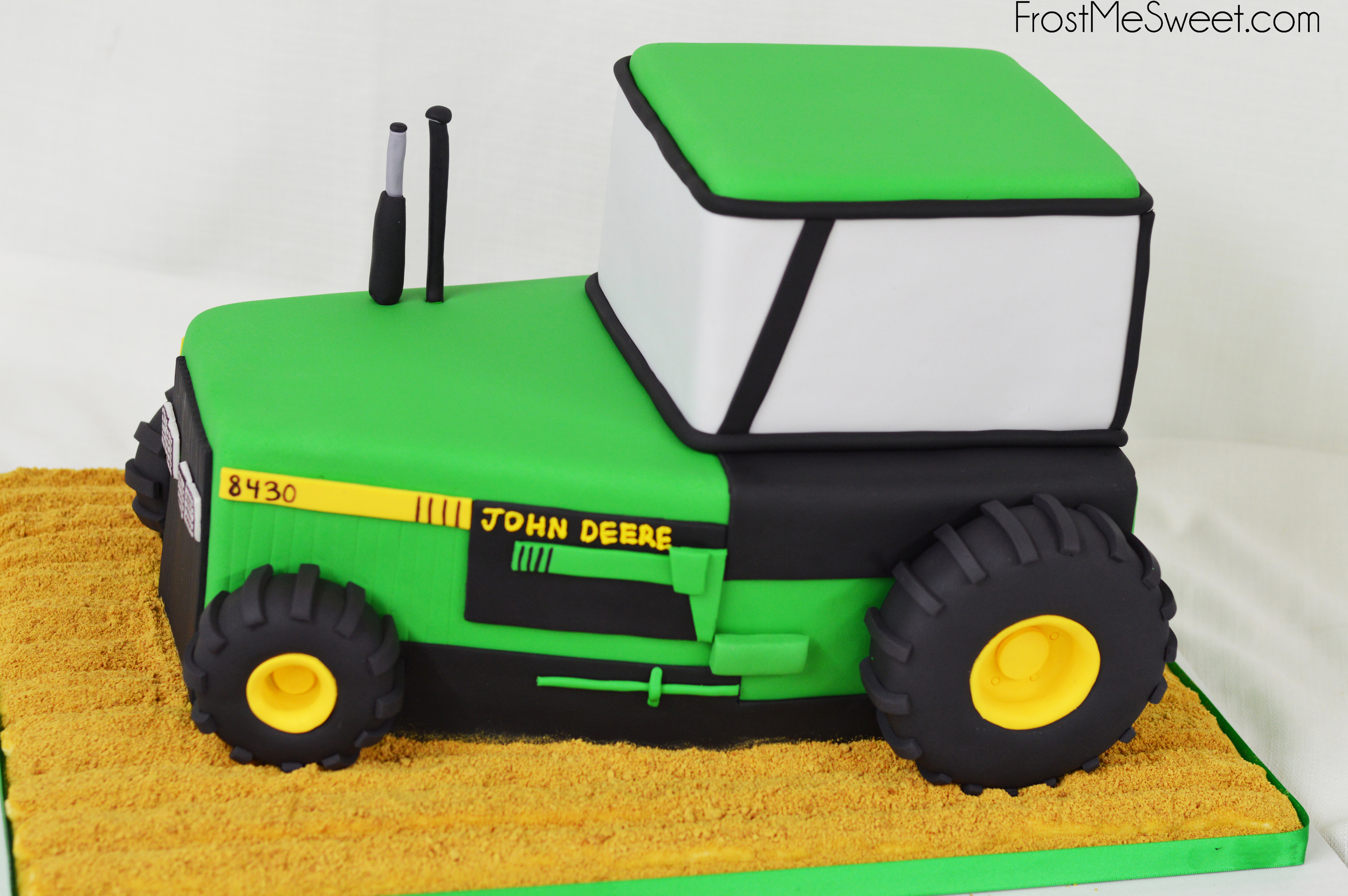 John Deere Tractor Cake