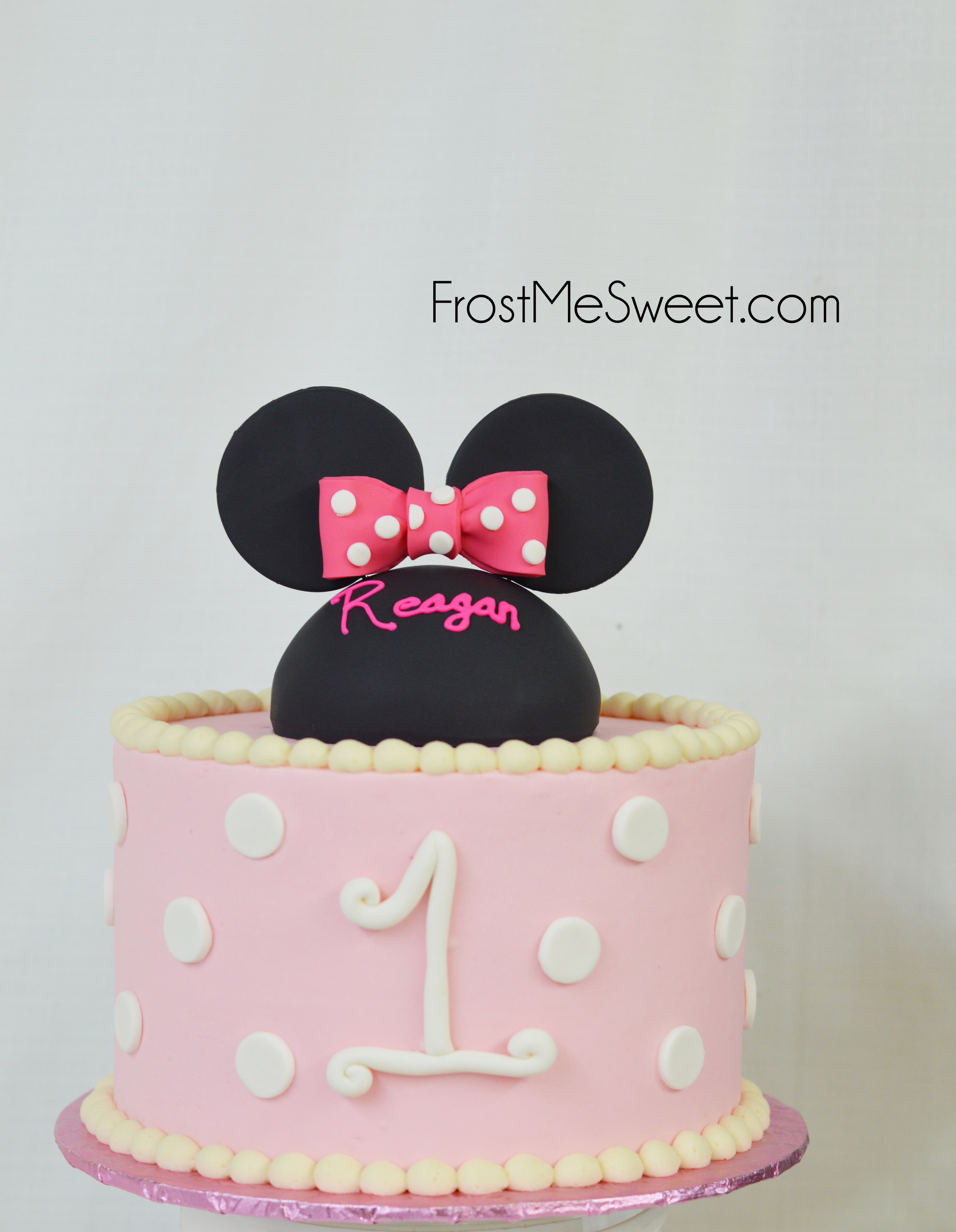 Minnie Mouse cake