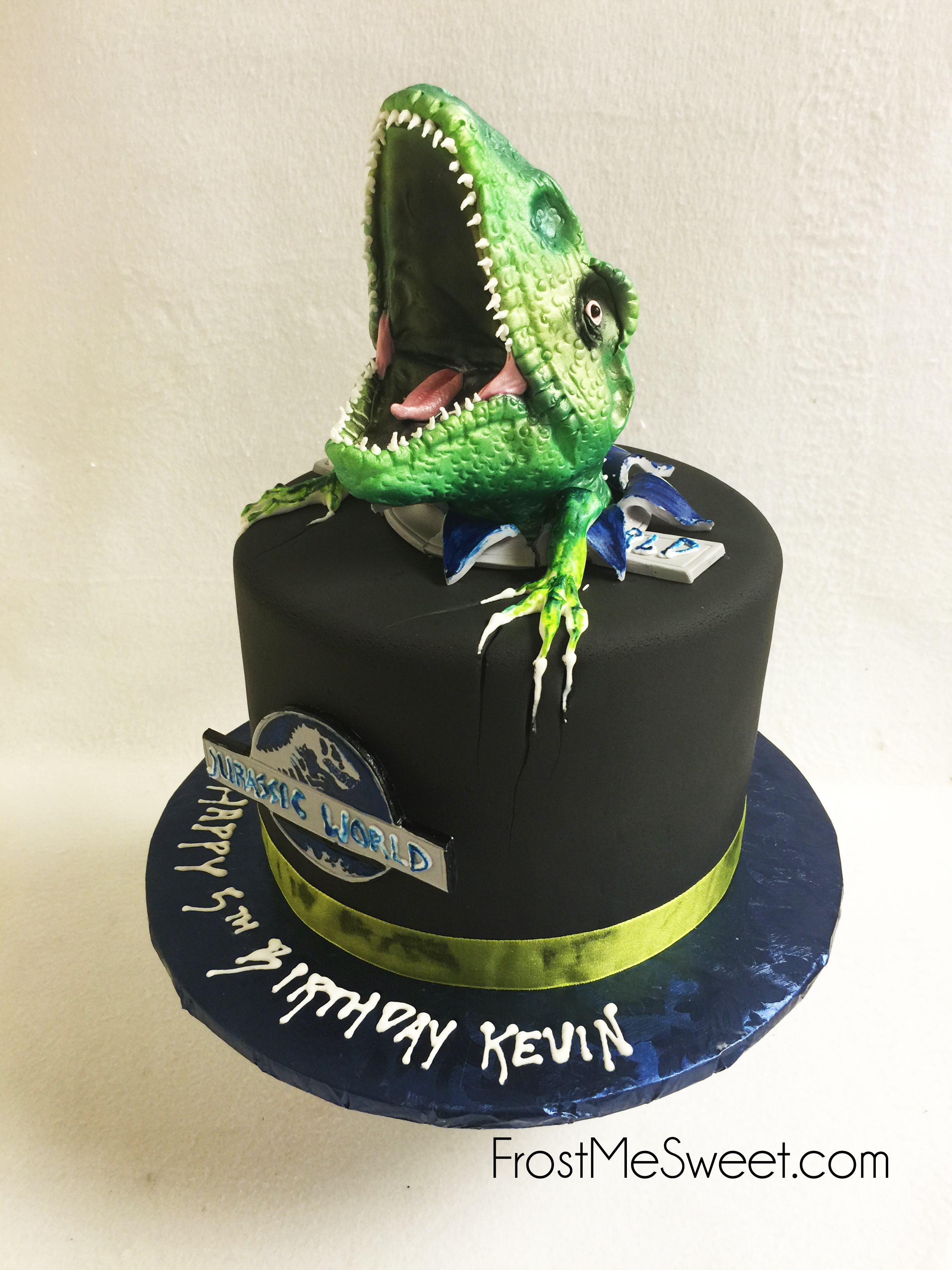 Jurassic Park T-Rex cake