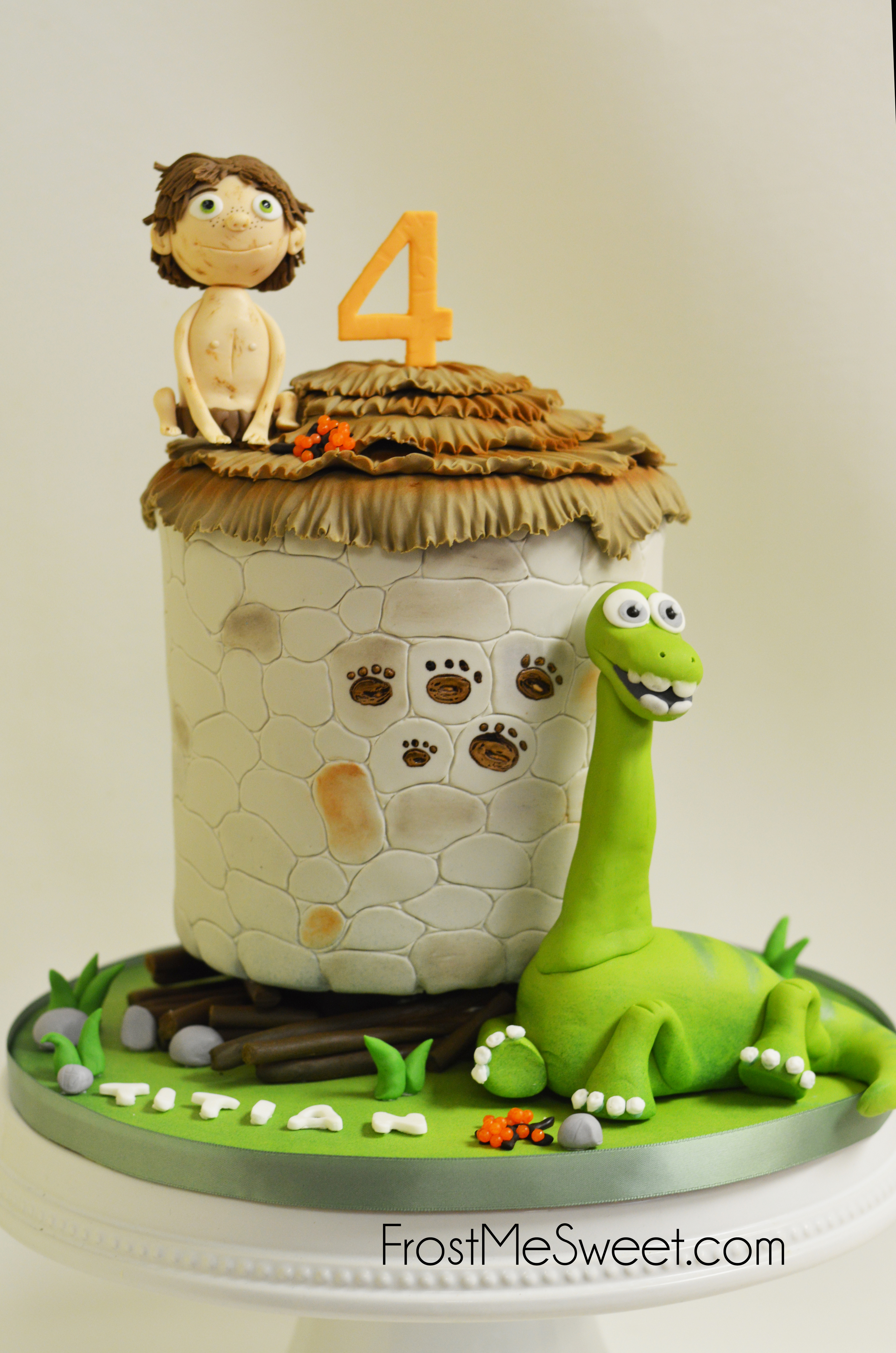 Tarzan Dinosaur cake