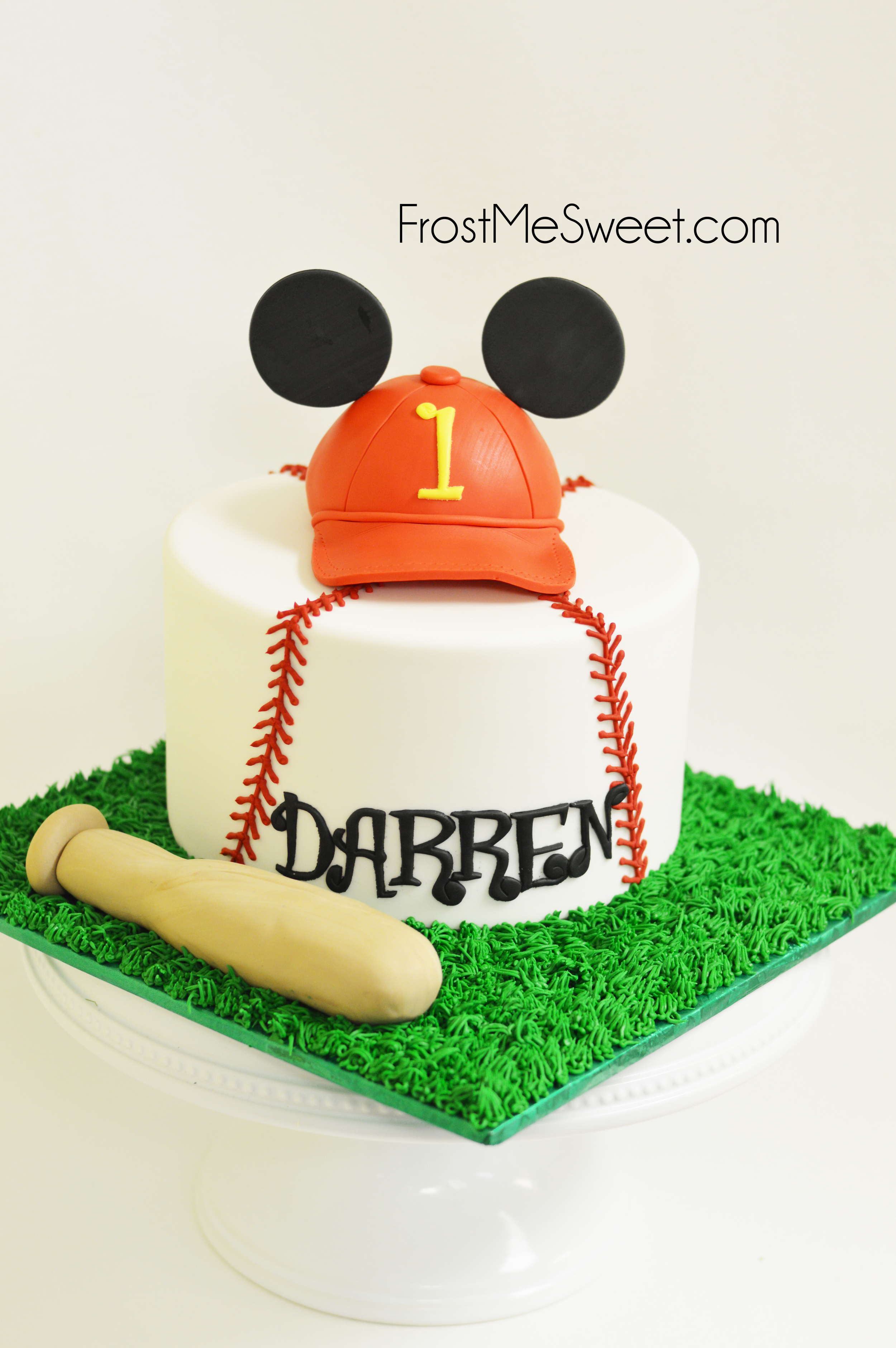 Mickey Mouse Baseball cake