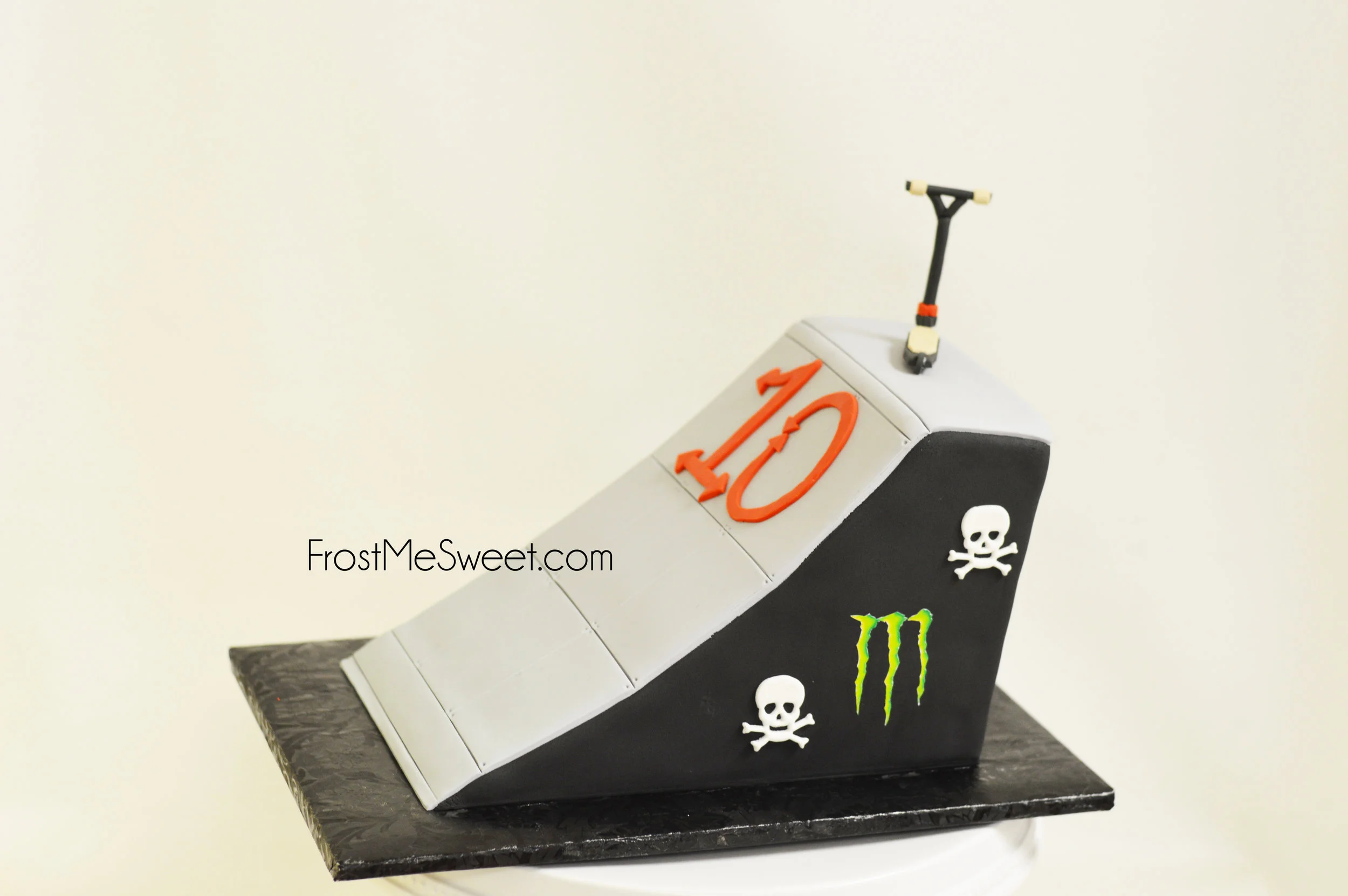 scooter ramp cake 2.jpg