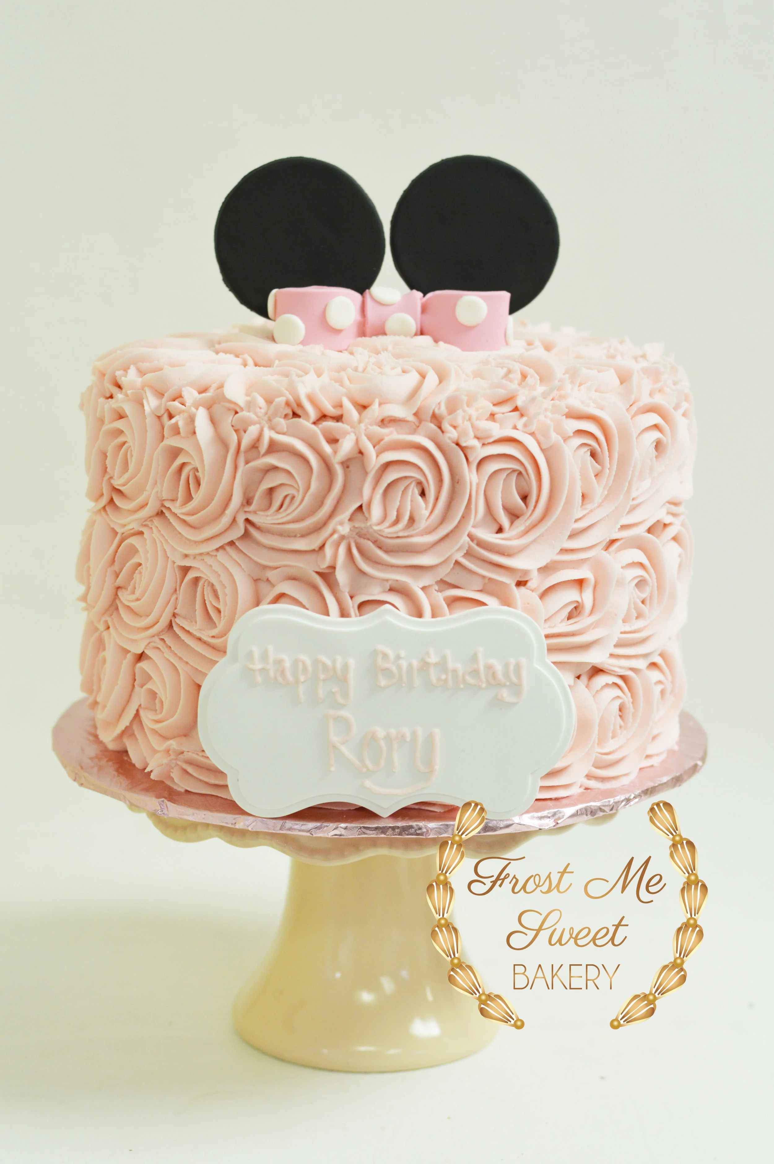 minnie mouse rosette cakej.jpg