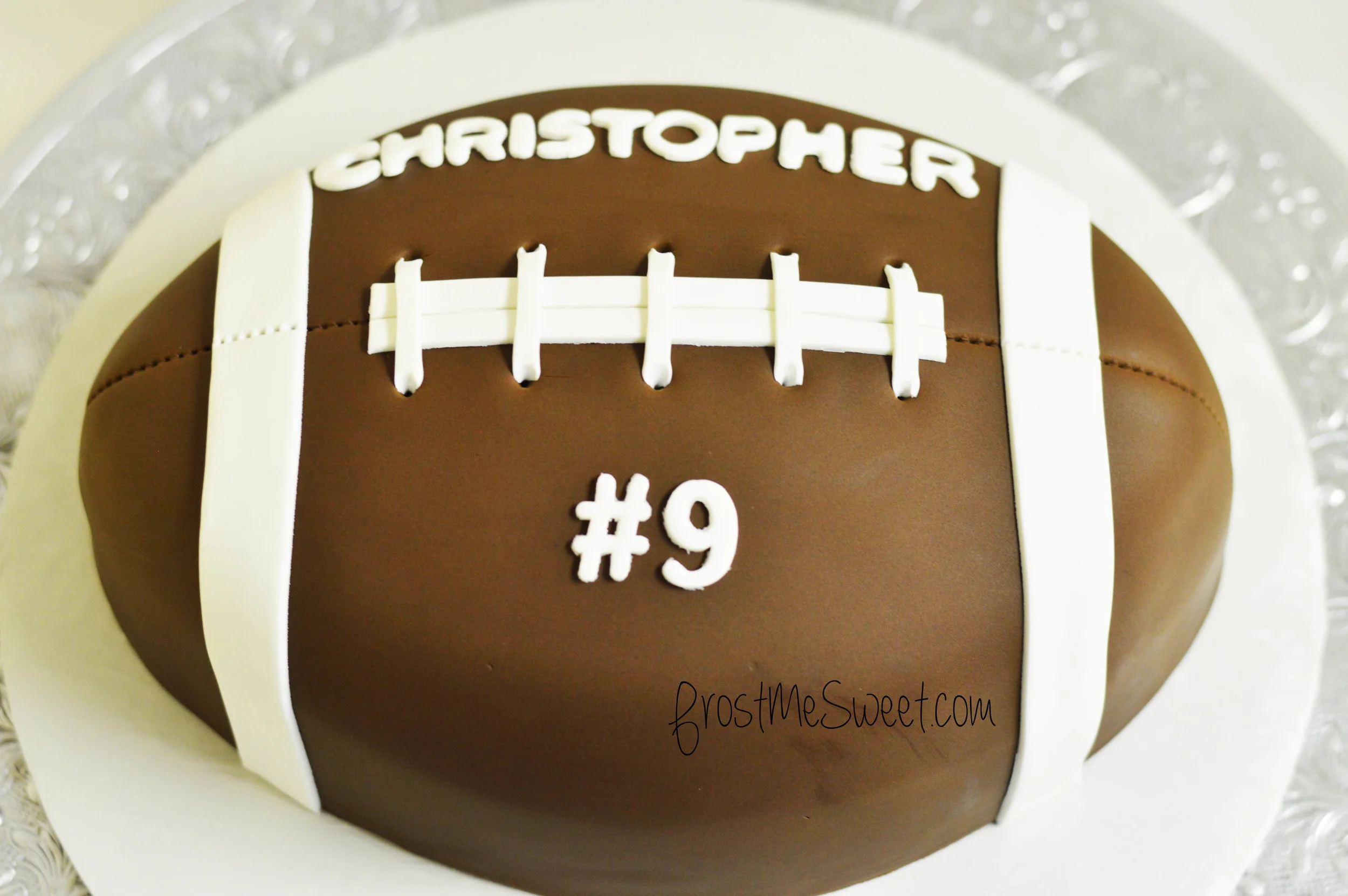fondant football cake web.jpg
