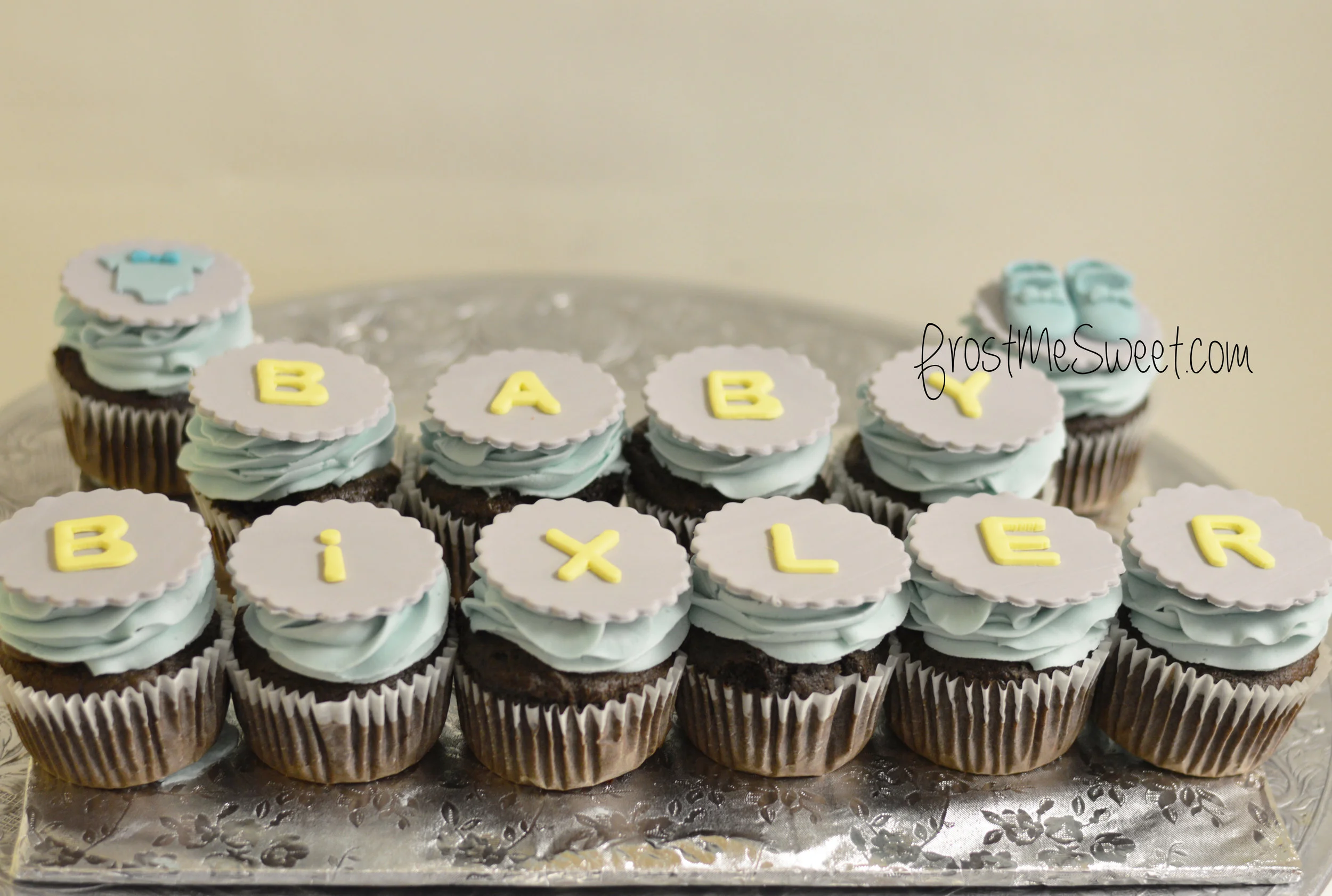 baby shower cupcakes web.jpg