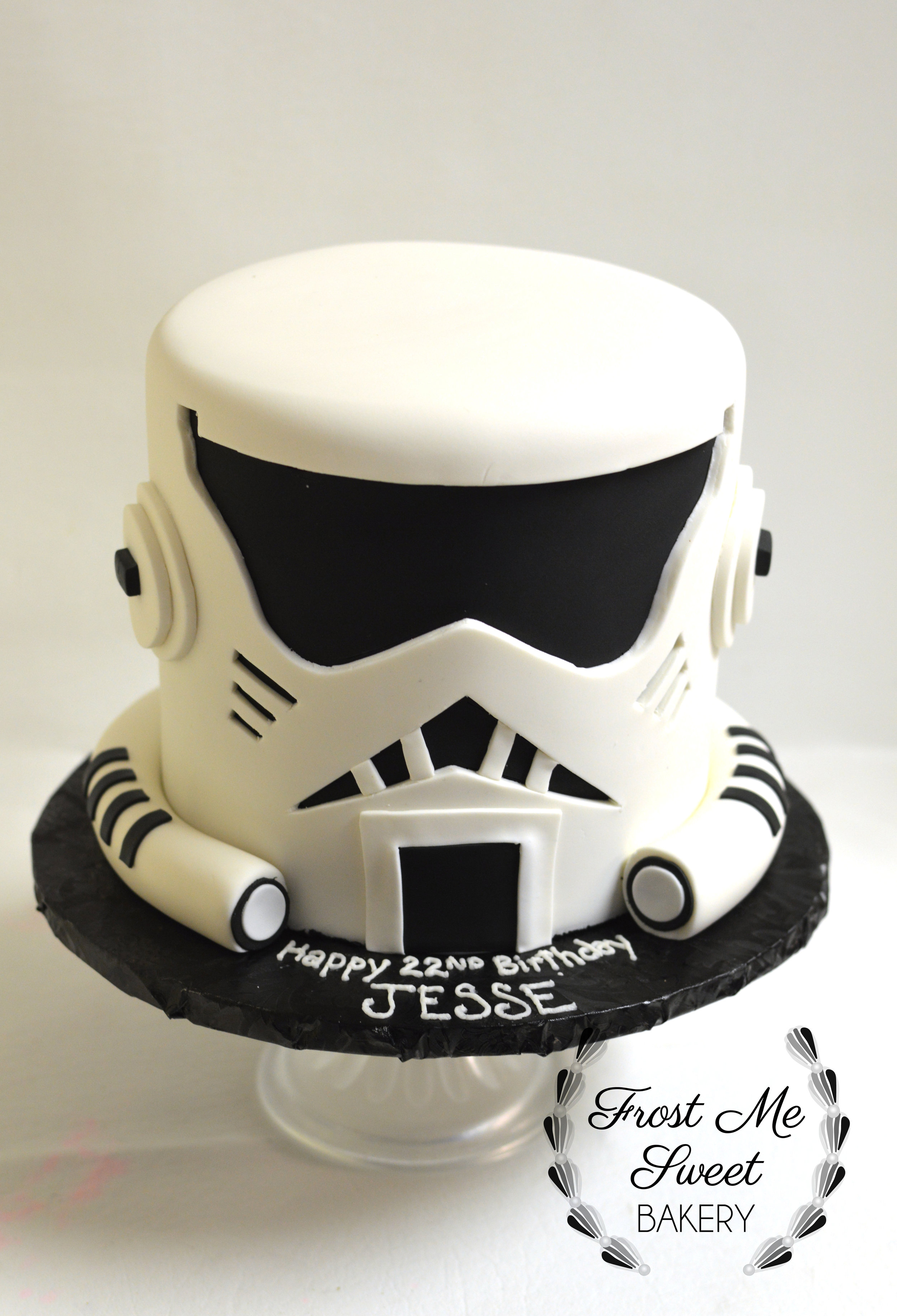 Storm trooper helmet cake.jpg
