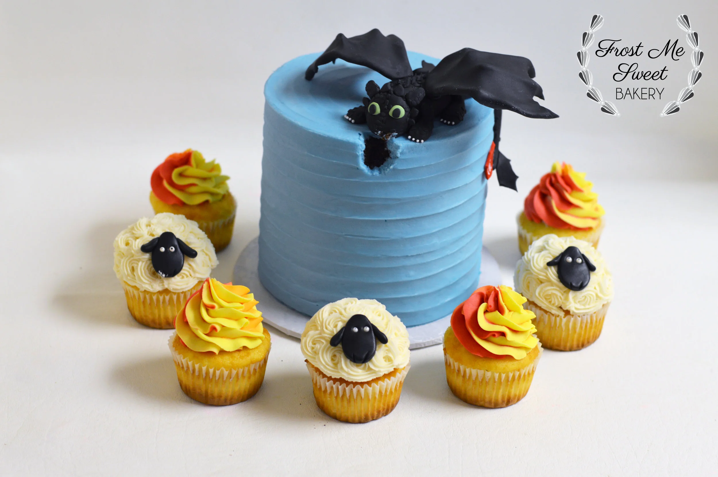 toothless dragon cake.jpg