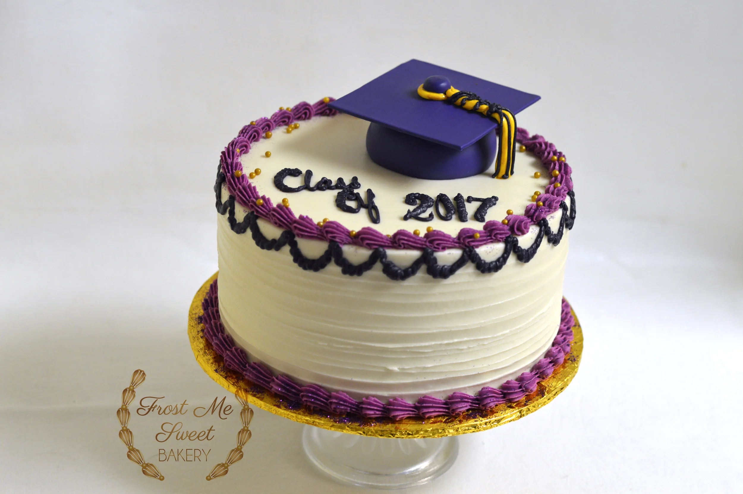 simple grad cake.jpg