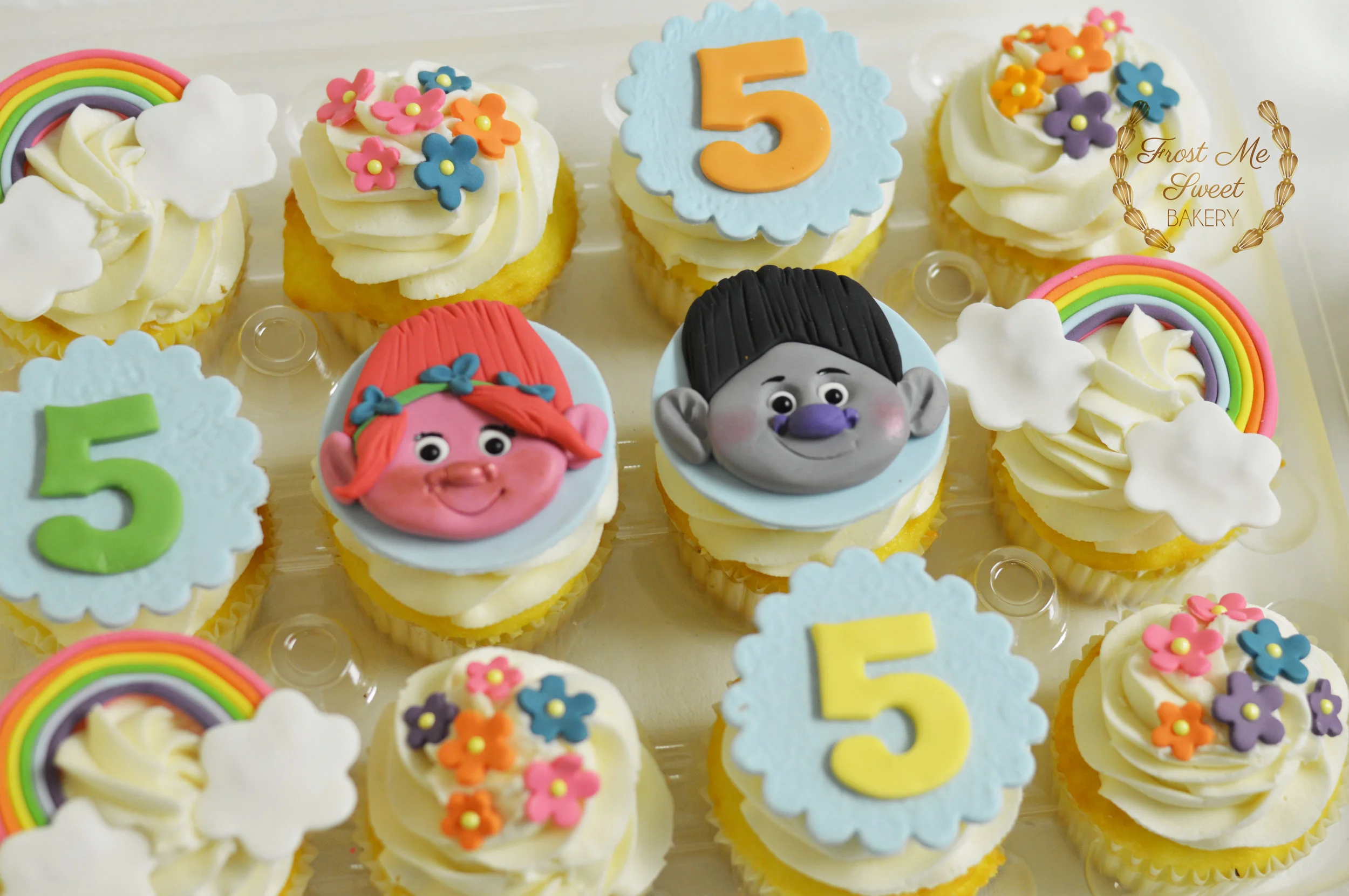 trolls cupcakes.jpg