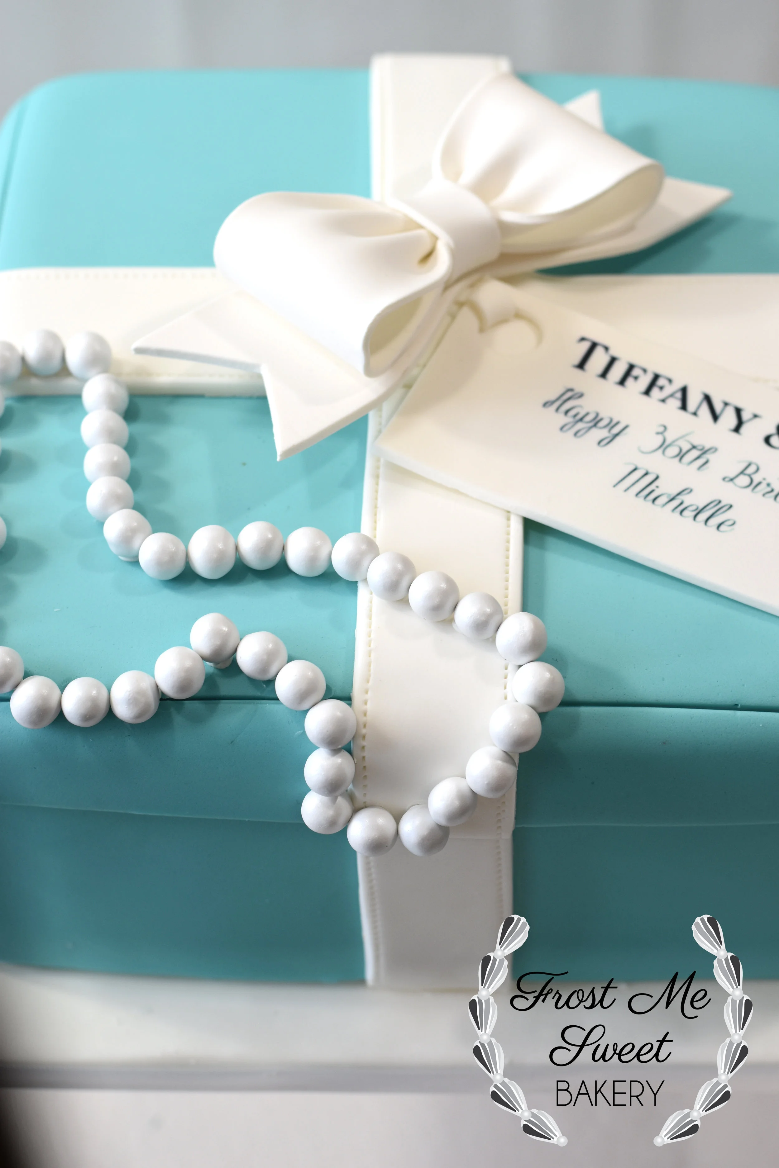 tiffany and co box cake up close.jpg
