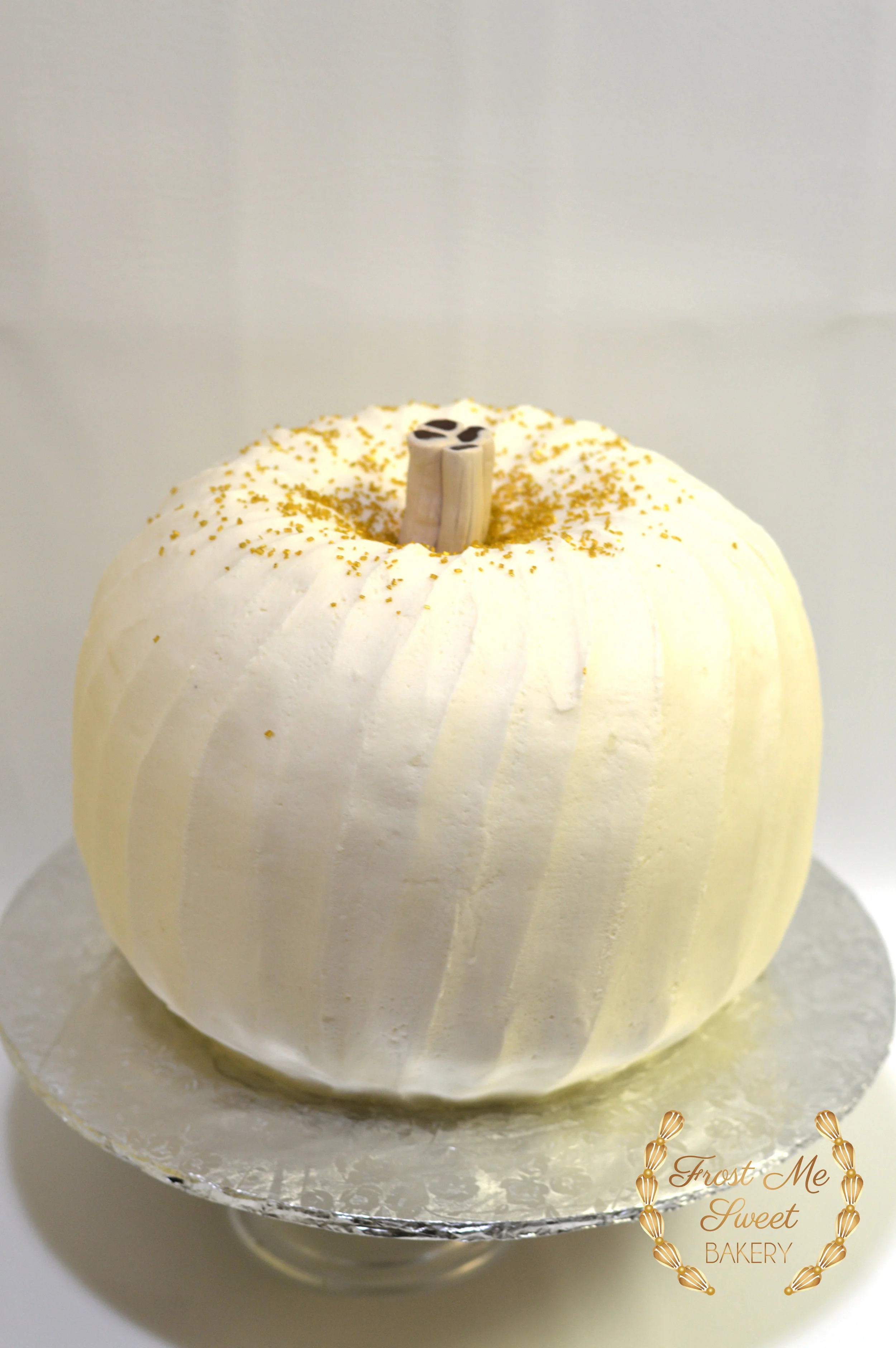 WHITE PUMPKIN CAKE.jpg