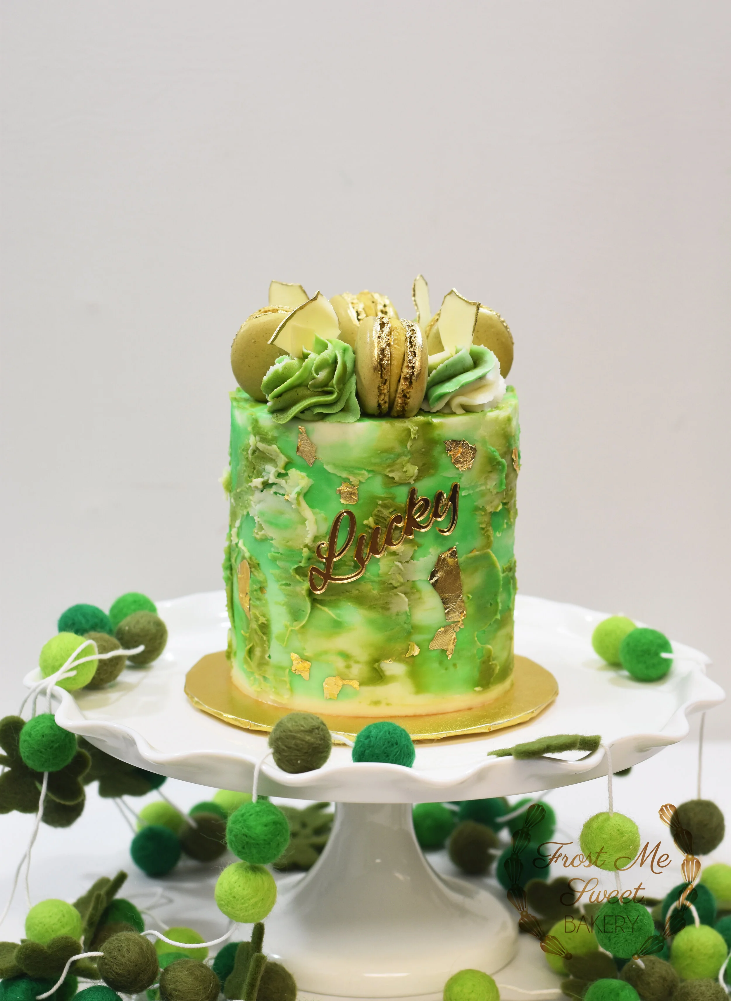 LUCKY GOLD MAC PREORDER CAKE 2.jpg