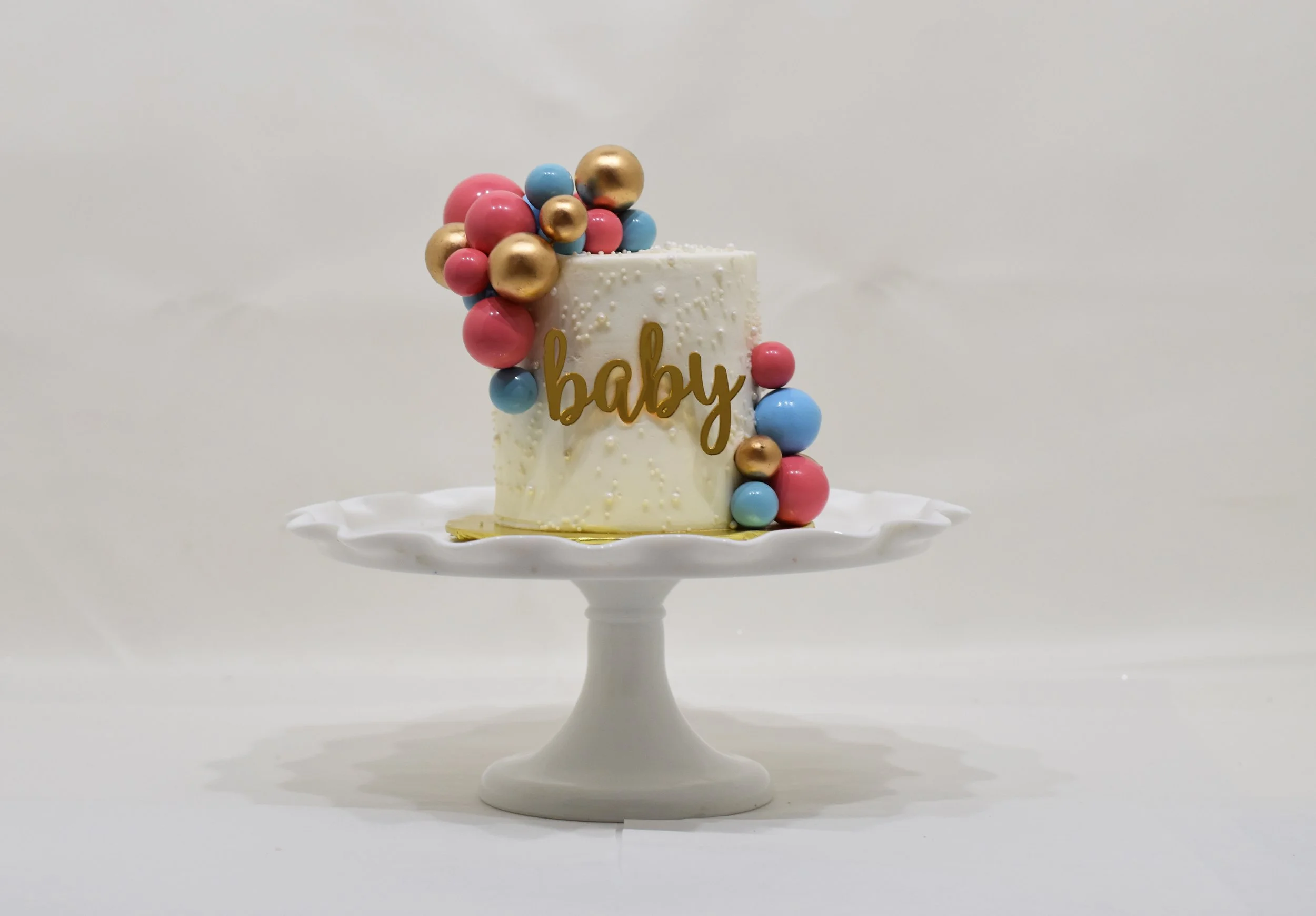 gender reveal cake 2.jpg