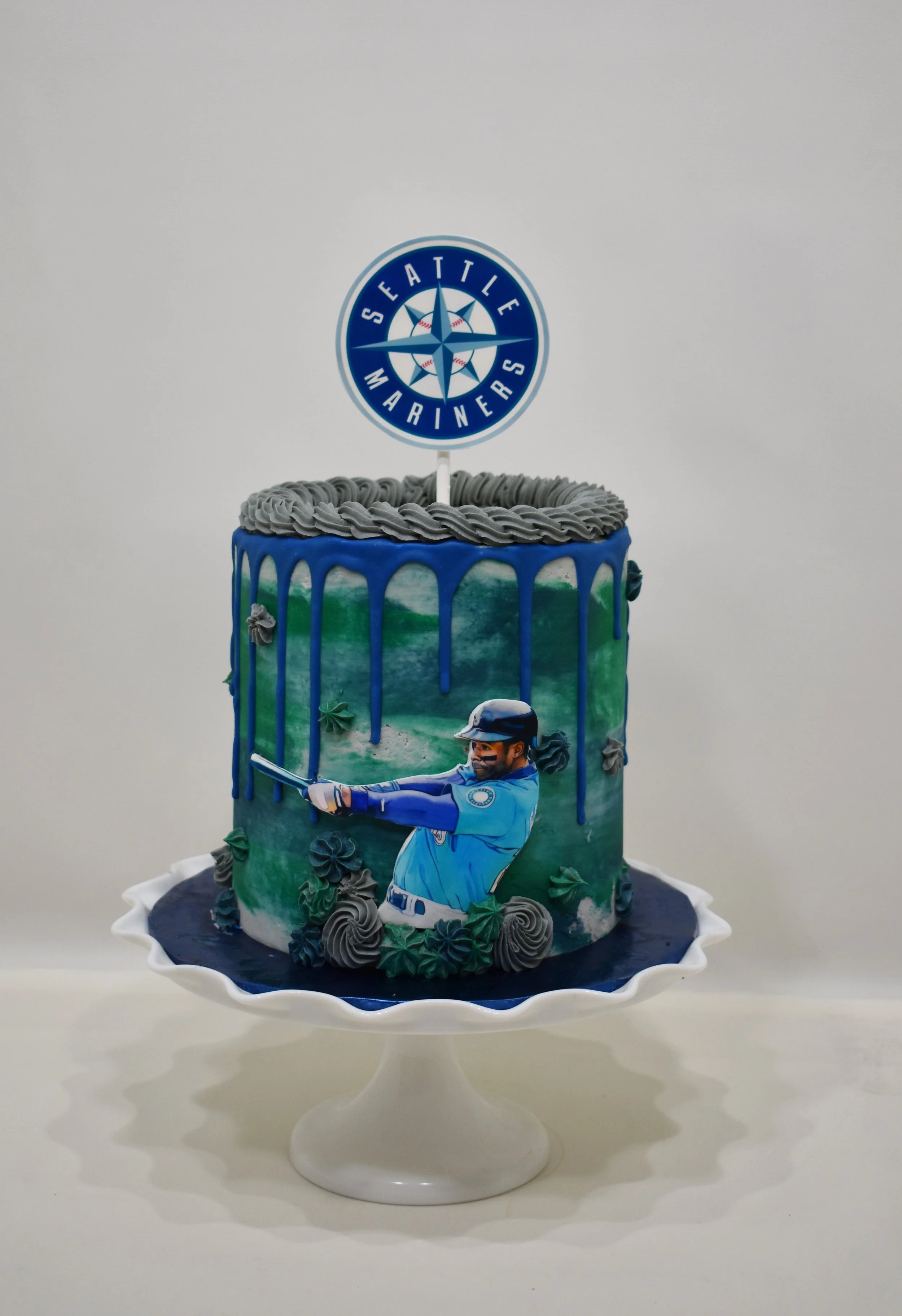 mariners sports fan cake.jpg