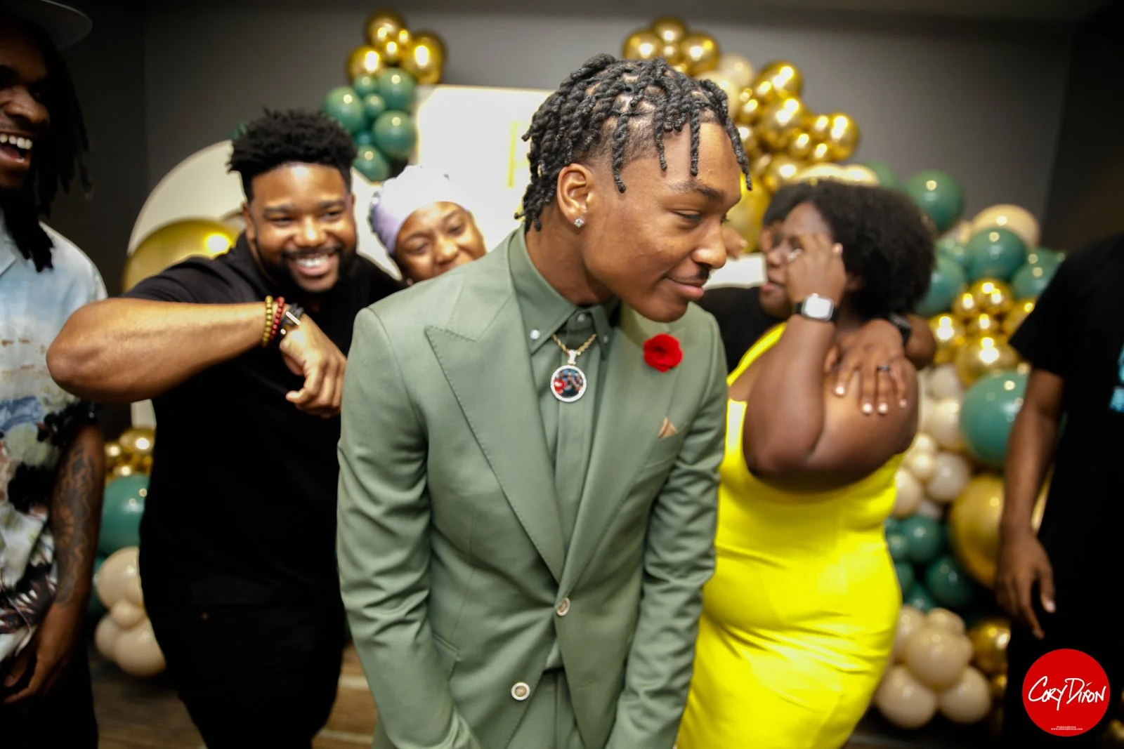 jeremiahprom0435.jpg