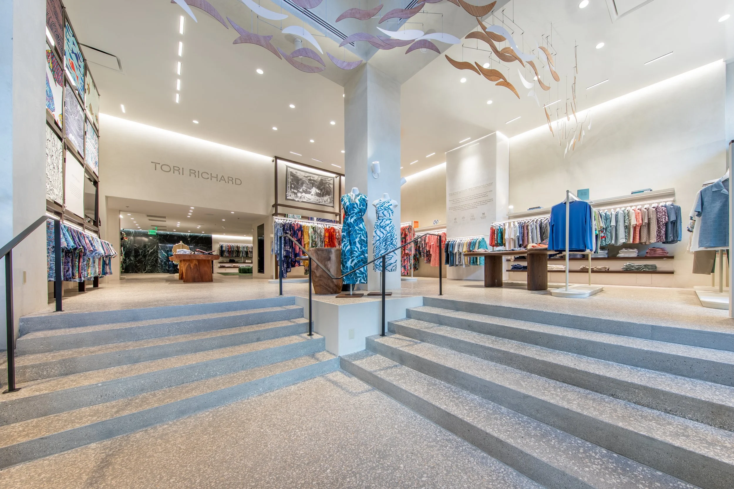 TRFlagshipStoreWaikiki-13.jpg