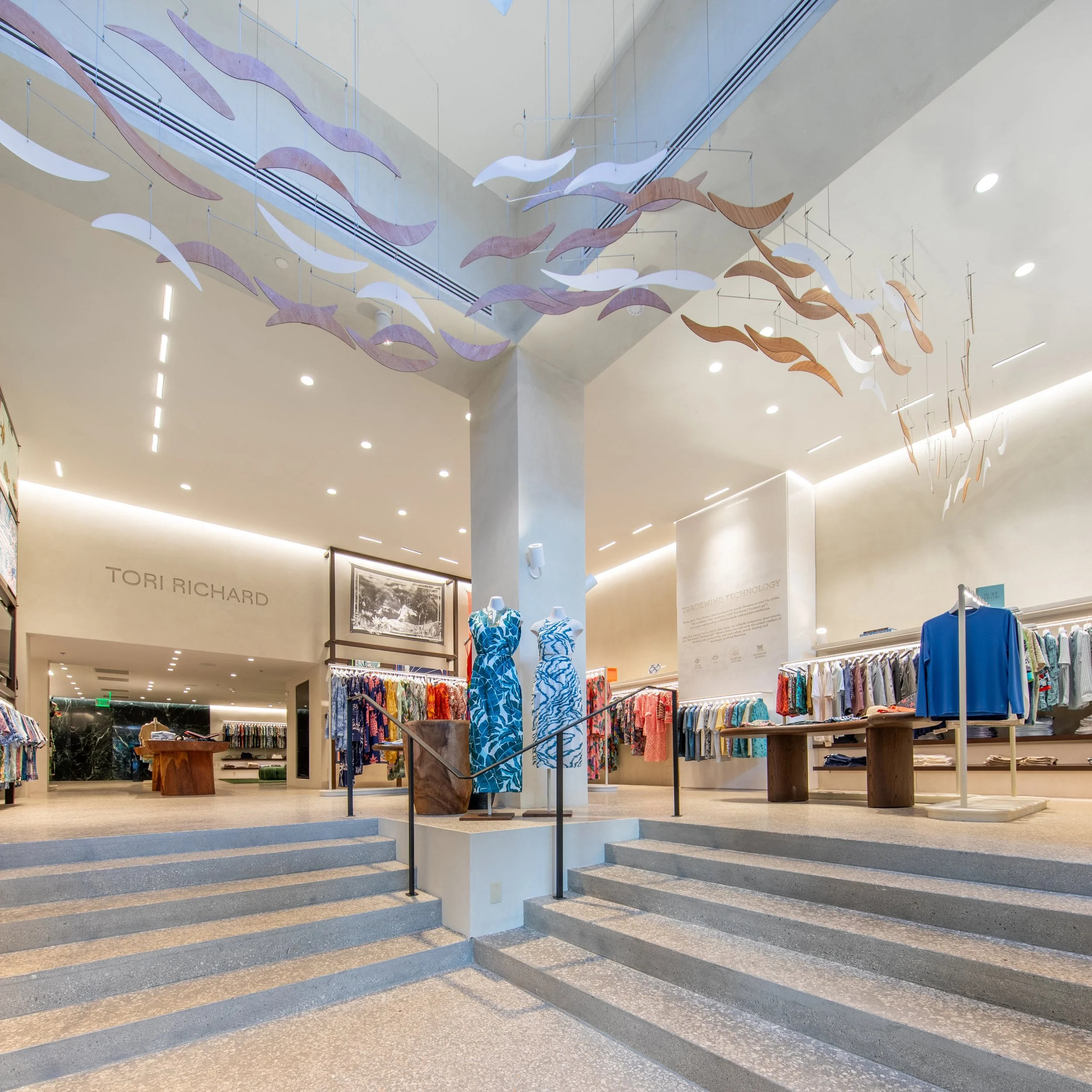 TRFlagshipStoreWaikiki-12.jpg