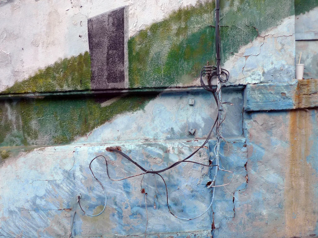 Loose Wires