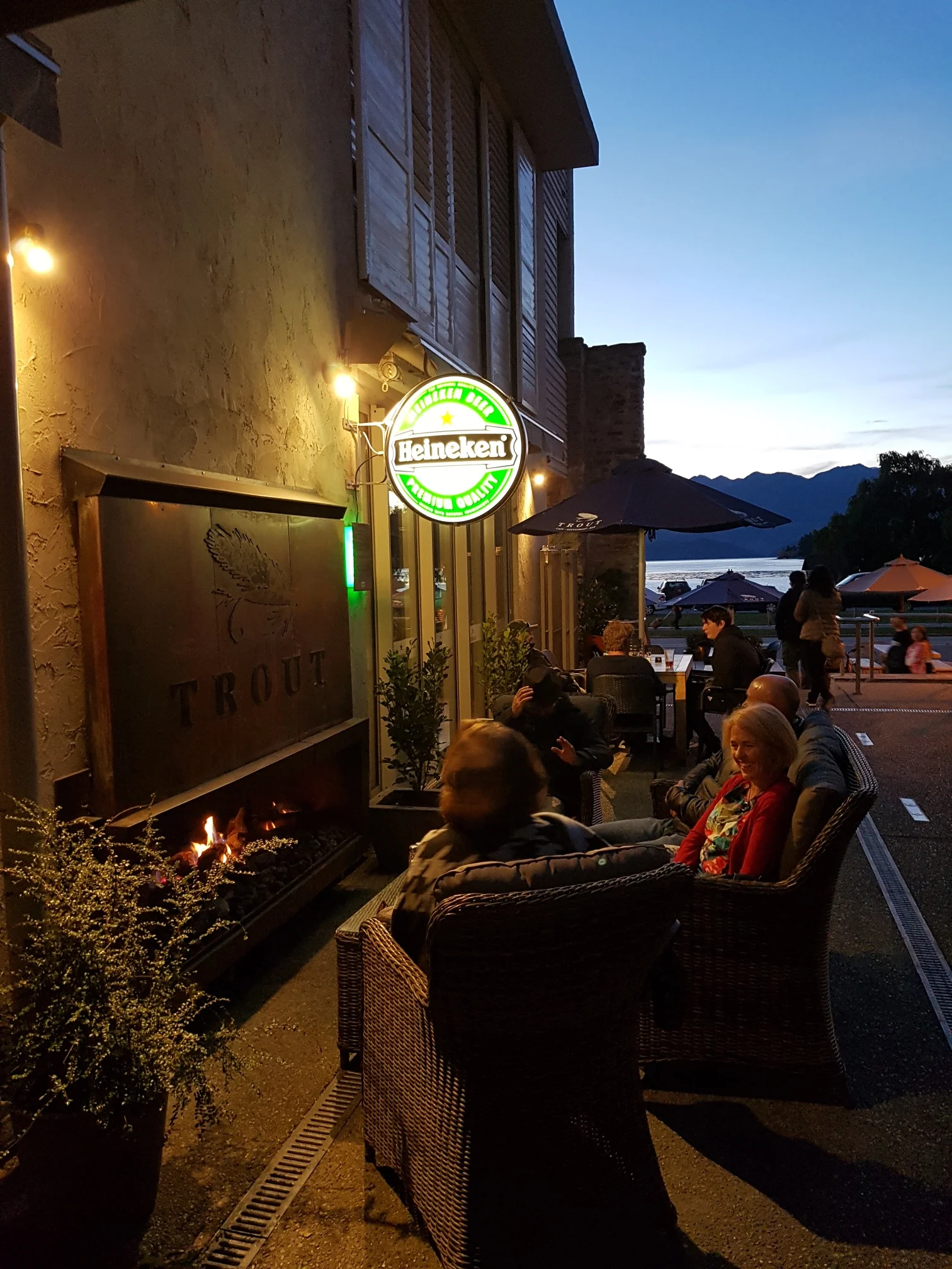 COSY OUTDOOR SEATING