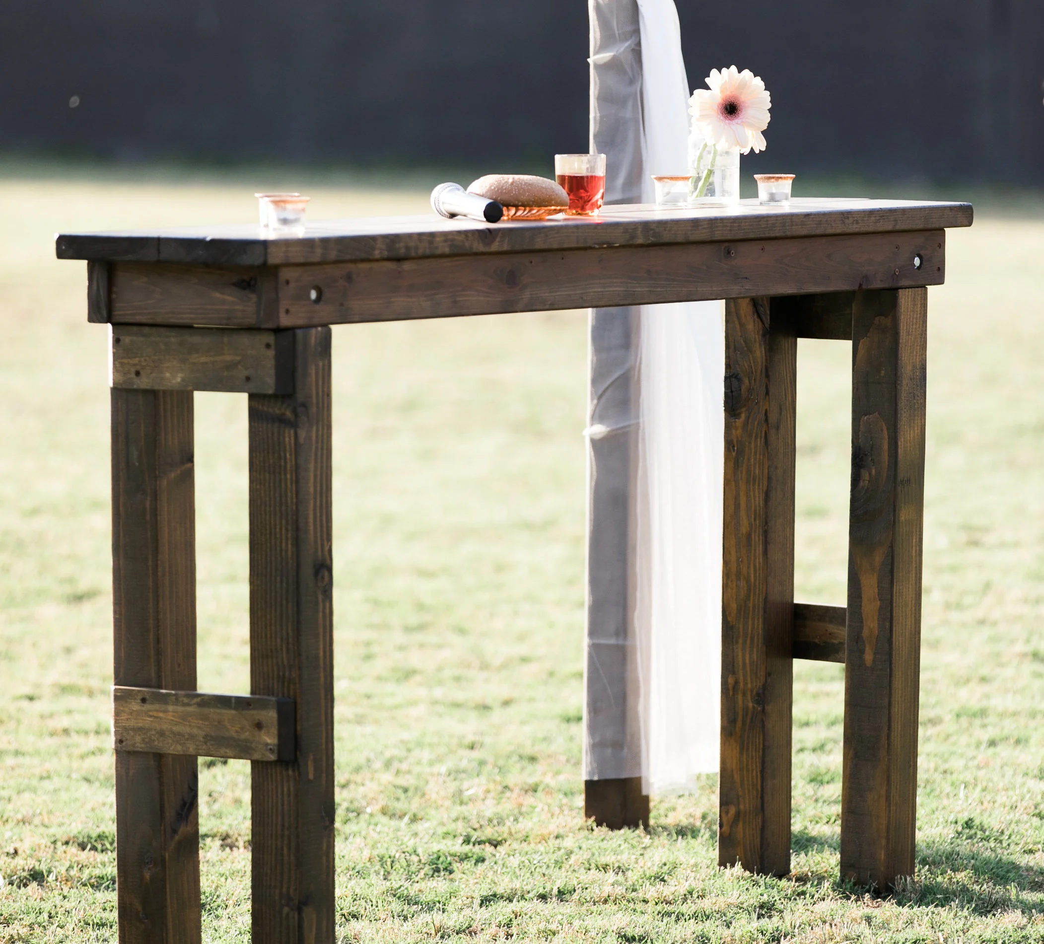 belly_bars_cocktail_tables_2.jpg