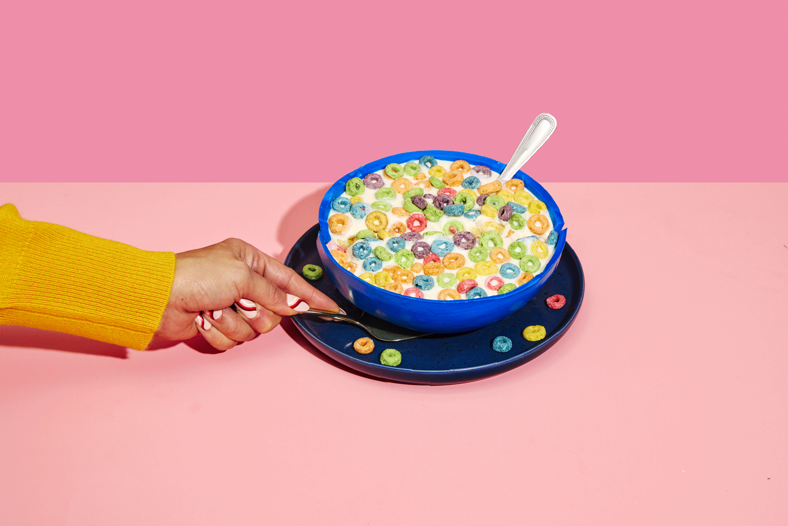 241030_GoldBelly_11_JohnnyCakes_Cereal-CartoonCakes-680-GifBase-V2_LR.gif
