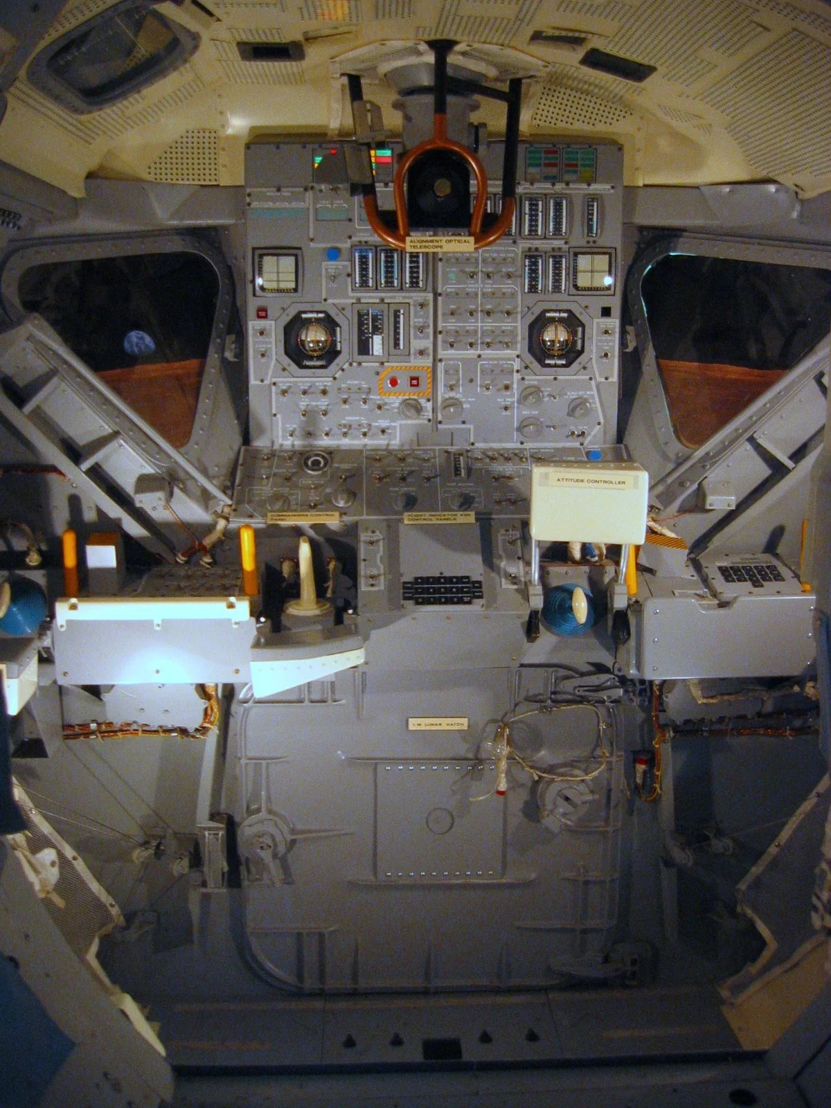 Apollo_Lunar_Module_Inside_View[1].jpg