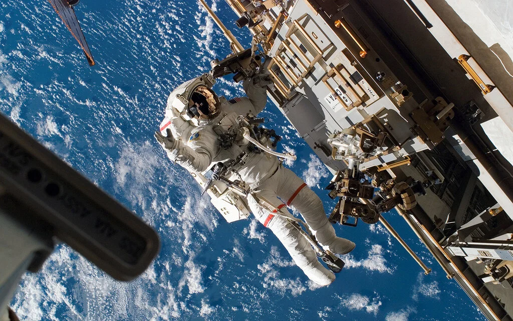 NASApix07[1].jpg