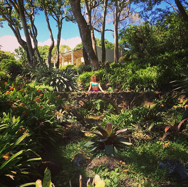🕉Happy International Yoga Day 💜and 🧡 Summer Solstice ☀️
.
📿Yoga is the Great Mystery. 🙌🏽
.
✨ Could it be the elusive intelligent container and essence of life, death and beyond, in and around us eternally? 🌟 After all these years (half of my life really!) I truly still do not know what yoga is! 😳 Maybe it’s lifetimes worth of discovery that will lead us to the Truth and full understanding of yoga. 💫
.
🙏🏽 May you and all beings realize the truth of our oneness, be free from all delusion and awaken to our true divine nature. Om Tat Sat 🕉 Blessings and love to you my friends and fellow yogis. 💟
.
#internationalyogaday #internationalyogaday2018 #internationaldayofyoga #yoga #yogi #yogini #mystery #life #honolulu #hawaii