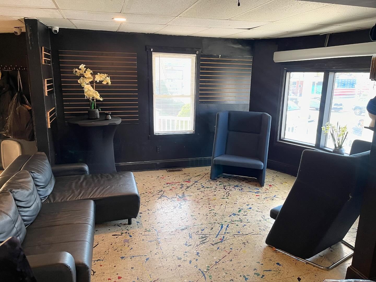 Searching for the perfect spot for your next event or photo shoot or maybe even a podcast ? Push de Spot boasts an exceptional location for media demands. Located in Mattapan Ma easy commute in Boston. Contact for further details Today !!