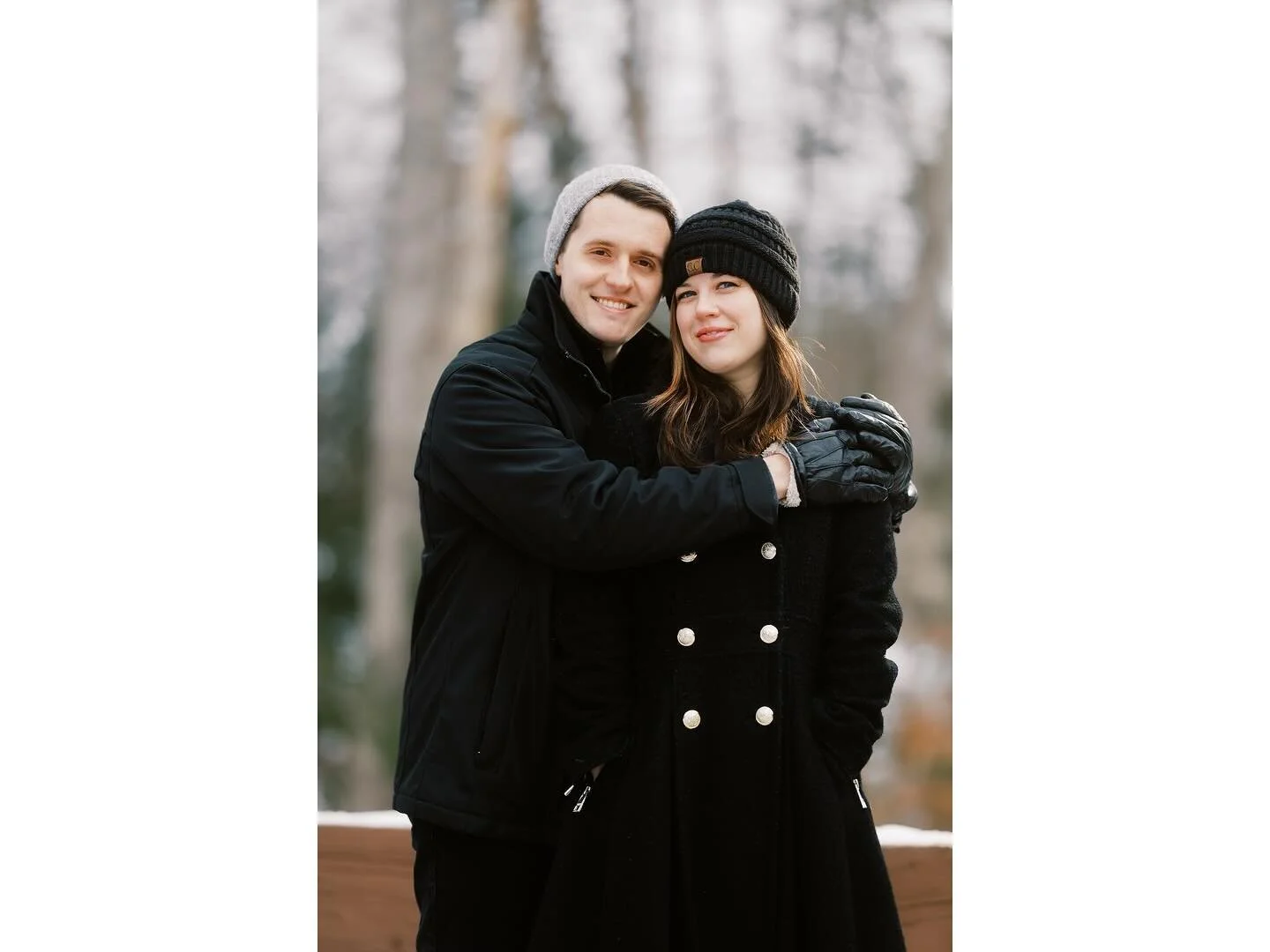 &ldquo;When it&rsquo;s cold outside, I&rsquo;ve got the month of May&hellip;&ldquo; @thetemptations 
.
.
.
#chikephotography #ctphotographer #ctweddingphotographer #brideandgroomtobe #engaged #warm #love #letitsnow #engagement #engagementsession
