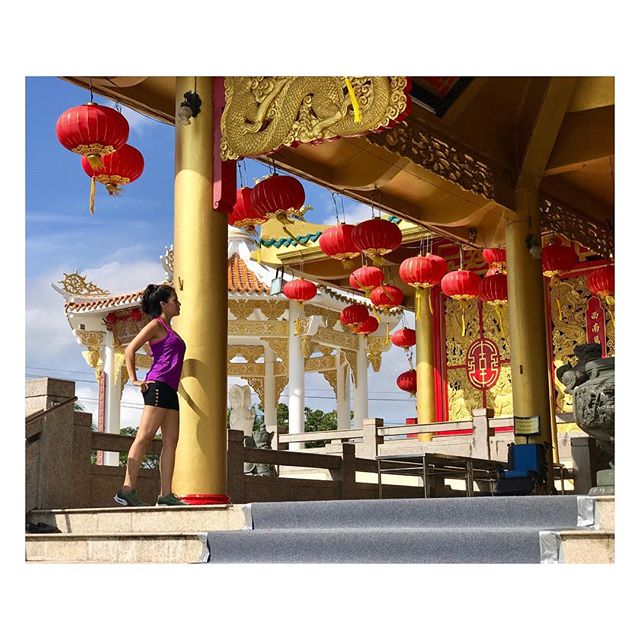 I got lost while jogging in Phuket Town 🙈 but I found this gorgeous temple at the #saphanhinpark 🏮
.
.
.
.
Me perd&iacute; mientras trotaba pero encontr&eacute; un templo chino precioso en #phukettown #tailandia #thailand #stretching #peace