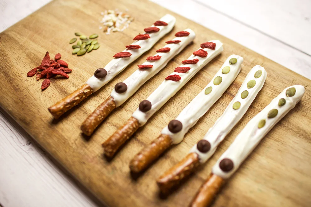 How to Make Pepero Chocolate Sticks at Home — SweetandtastyTV