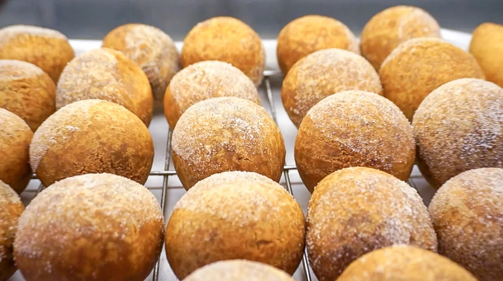 Paris Baguette in San Jose Koreatown — SweetandtastyTV
