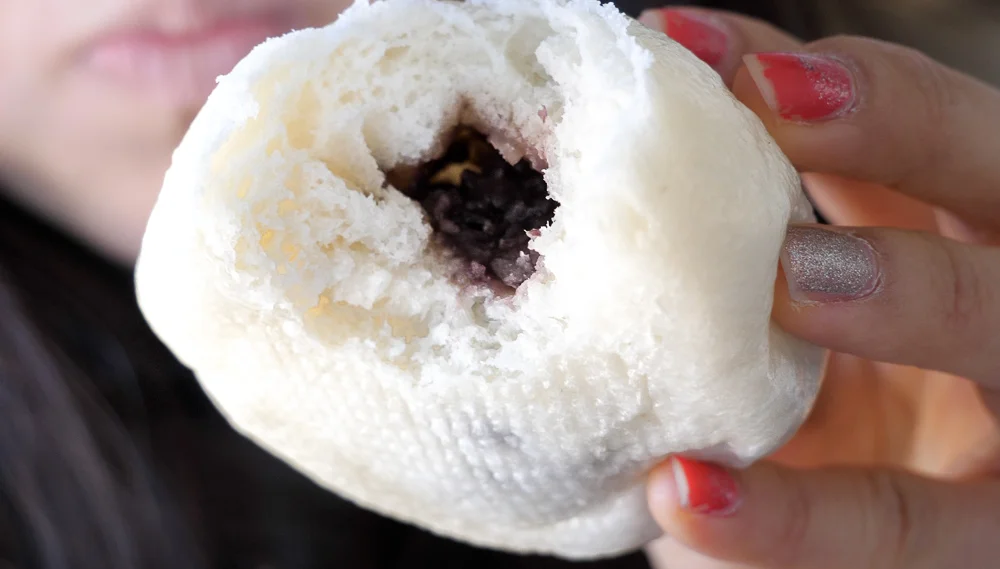Said to be the most famous jjinppang shop in the area, we discovered their buns had the thickest skin. If you prefer mild flavors, then this is for you.