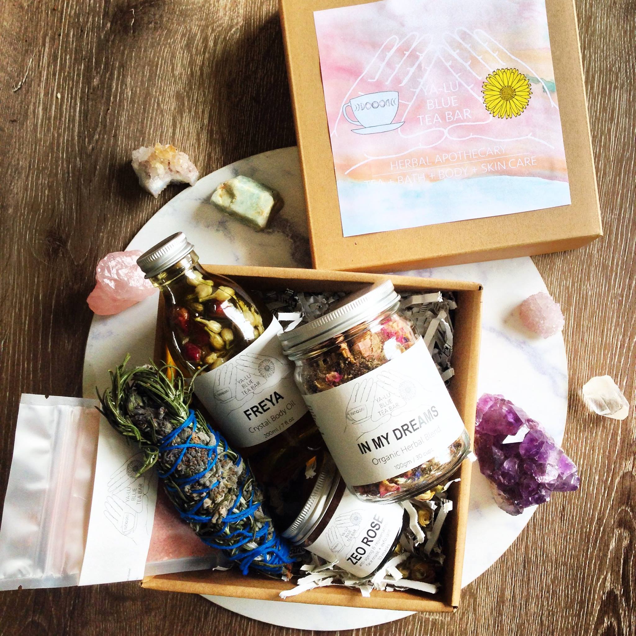  This website is jamp-packed with yummy goodies!!! www.yalublueteabar.com