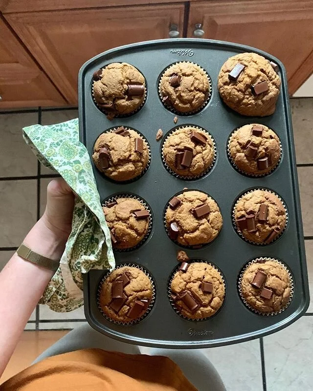 Ken walking into the kitchen: &ldquo;What are you baking? It smells good.&rdquo;
Me:&rdquo;Carrot Muffins&rdquo;
Ken: &ldquo;More muffins? You are a muffin machine!&rdquo;
Me: &ldquo;You are just realizing this?&rdquo; 😂
.
While I am a bit of a #veg