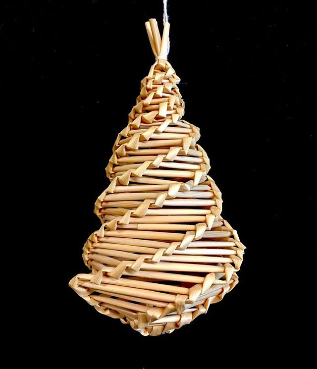 Season&rsquo;s greetings to you all!
 We&rsquo;re off for the holidays and finding architectural inspiration everywhere- like this straw decoration from Lithuania, which shows how delightful forms can emerge from simple processes. What can *you* do w