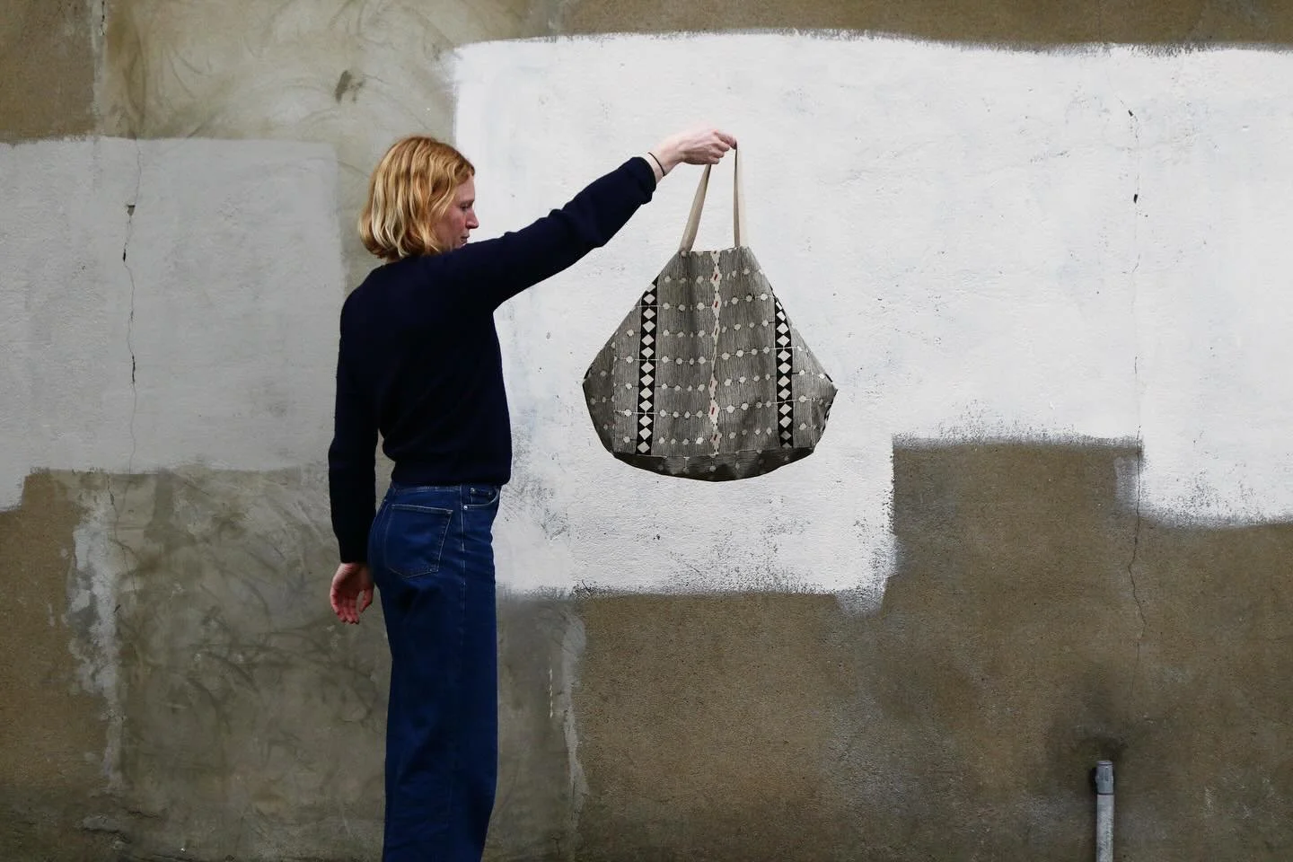 The Laugh & Hail bag. Naturally dyed and hand block printed onto organic cotton in India. They fit a lot in them! ...and they are very strong. Available on my website shop : - ) 
#blockprintedbag #louisaloakestextiles #louisaloakespattern #patte