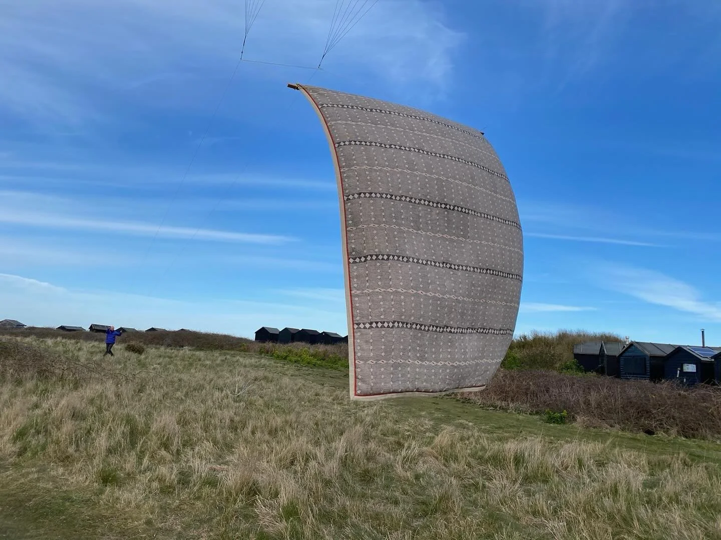 A sail for this blustery day -  I thought I would share my Laugh & Hail quilt. We decided @waterhousewilliam to make a quilt kite a few years ago now.... it flew quite high!.... they are also perfect for in houses on beds : - )
#handprinted #han